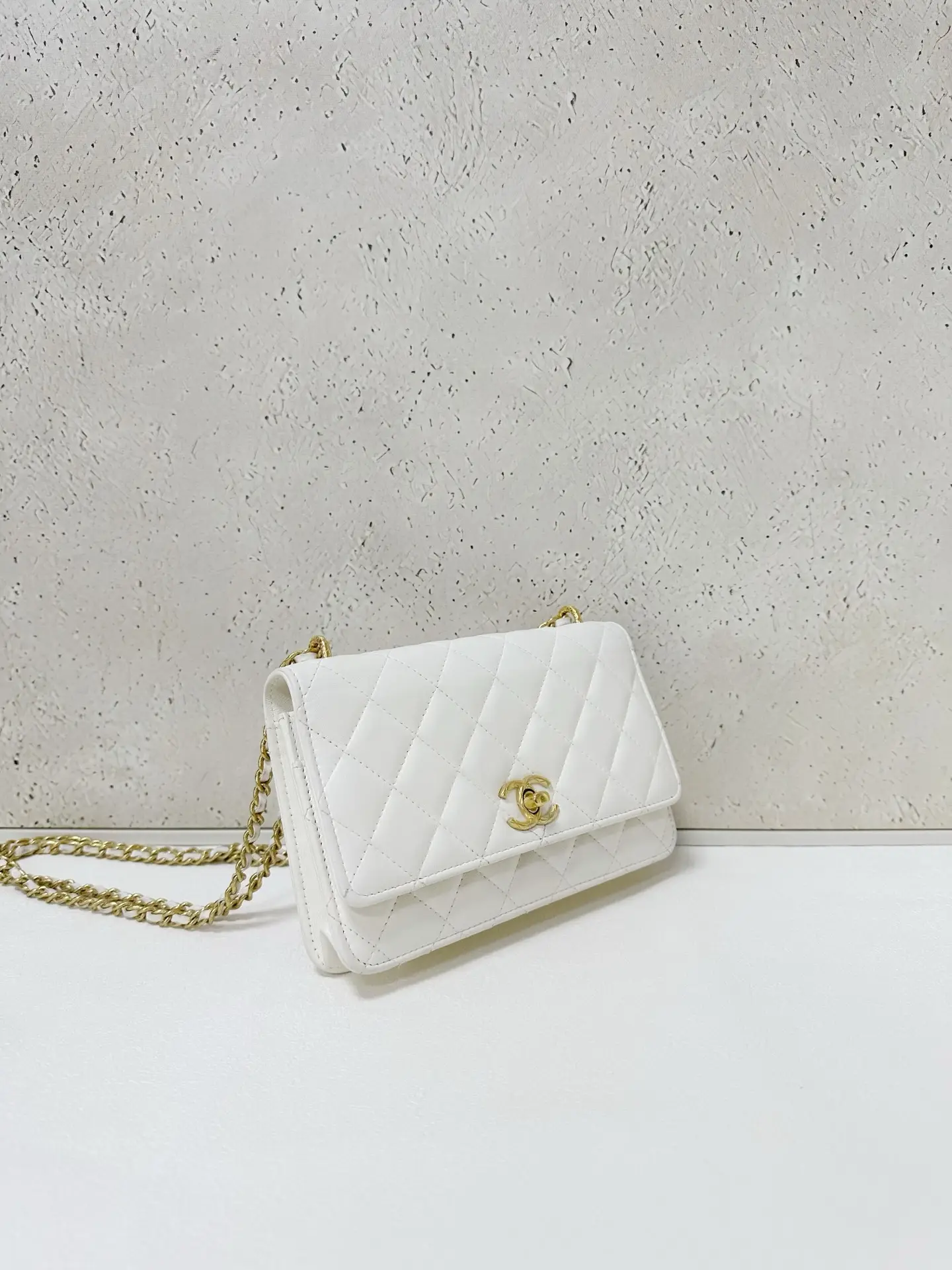 Chanel Matelasse Cocomark Crossbody White Shoulder Bag Chanel Matelasse Cocomark Crossbody White Shoulder Bag