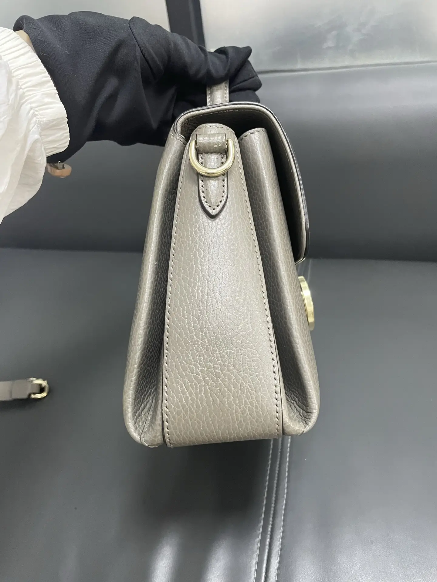 GUCCI Interlock G Tote Top Handle Gray Bag GUCCI Interlock G Tote Top Handle Gray Bag