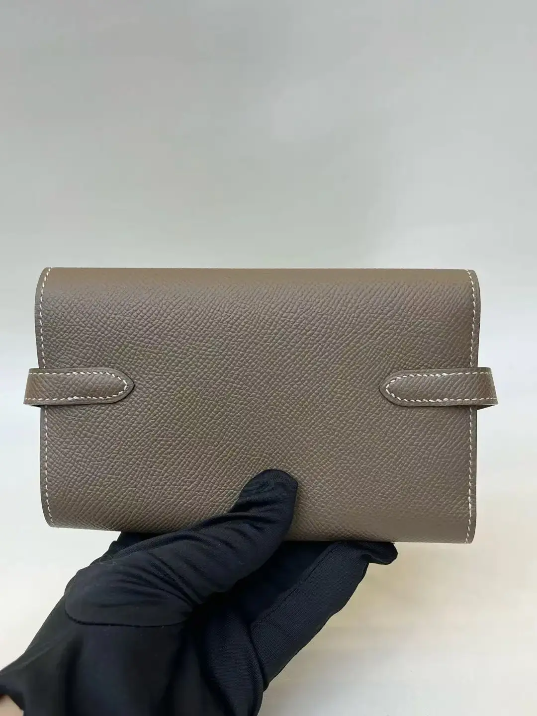 Hermès Long Wallet Kelly in Etoupe Gray Hermès Long Wallet Kelly in Etoupe Gray