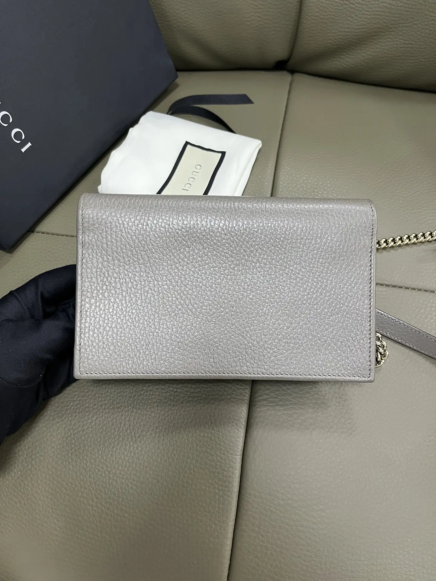 Gucci Interlocking Wallet On Chain in Gray Gucci Interlocking Wallet On Chain in Gray