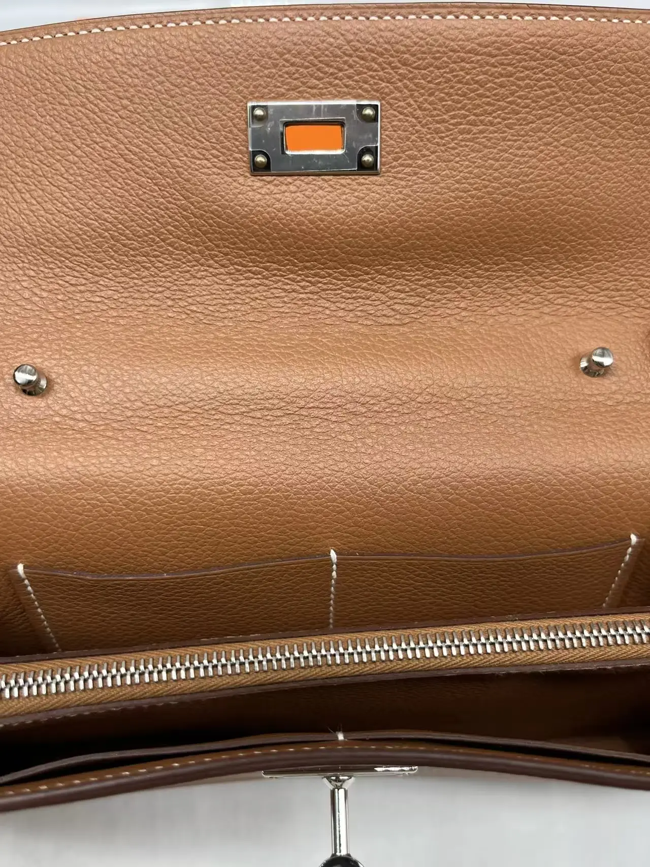 Hermès Kelly To Go Gold Epsom Gold Hardware Hermès Kelly To Go Gold Epsom Gold Hardware