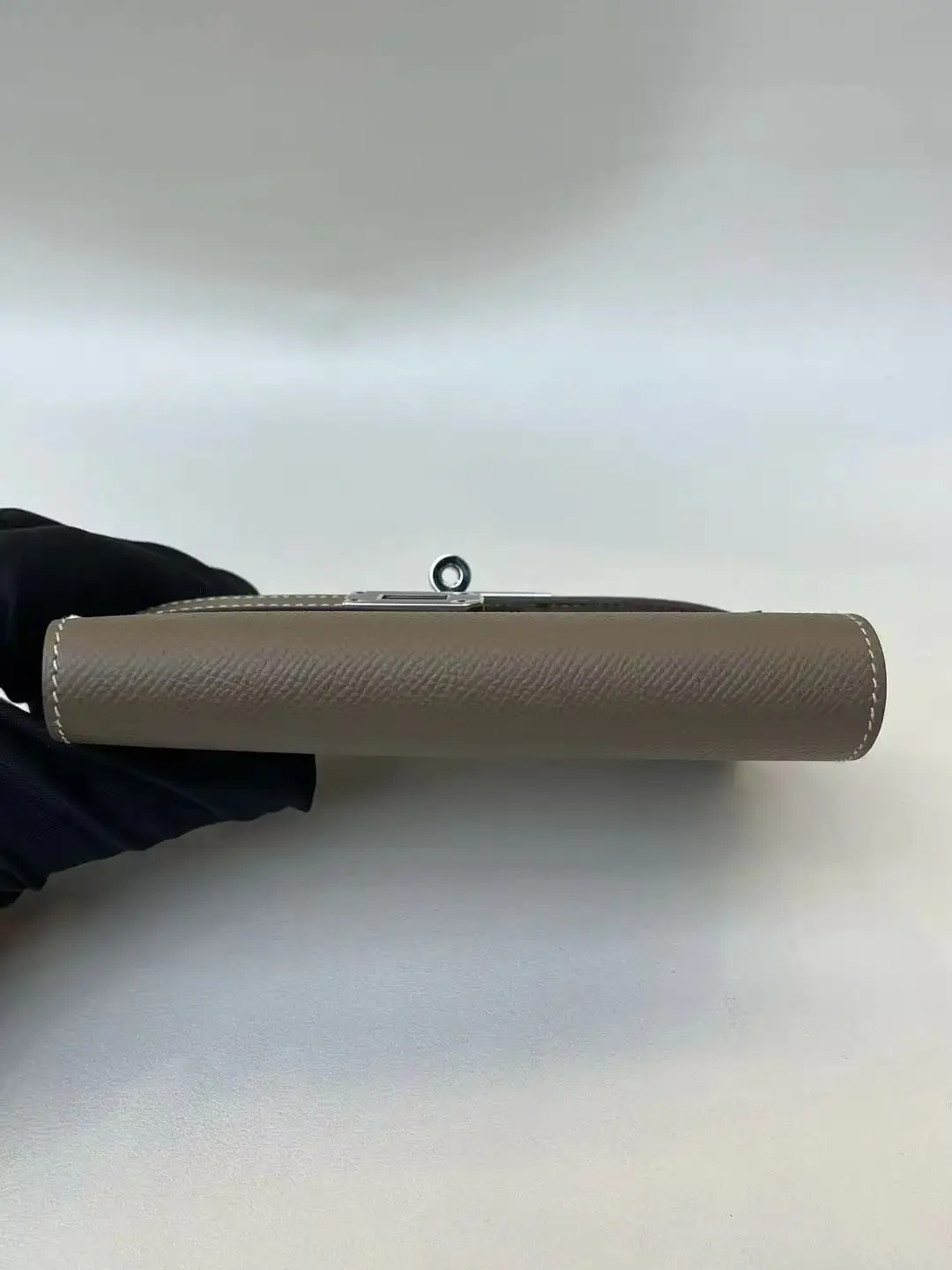 Hermès Long Wallet Kelly in Etoupe Gray Hermès Long Wallet Kelly in Etoupe Gray