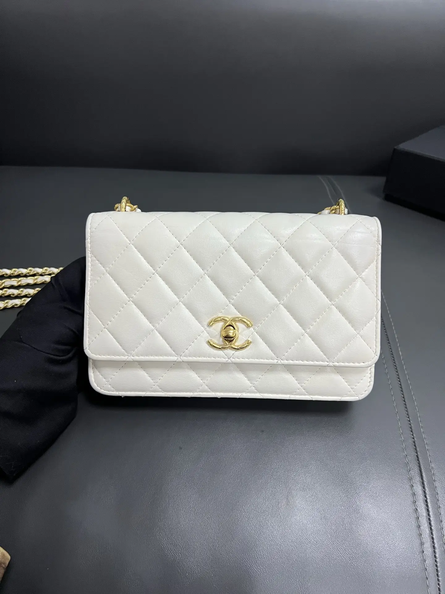 Chanel Matelasse Cocomark Crossbody White Shoulder Bag Chanel Matelasse Cocomark Crossbody White Shoulder Bag