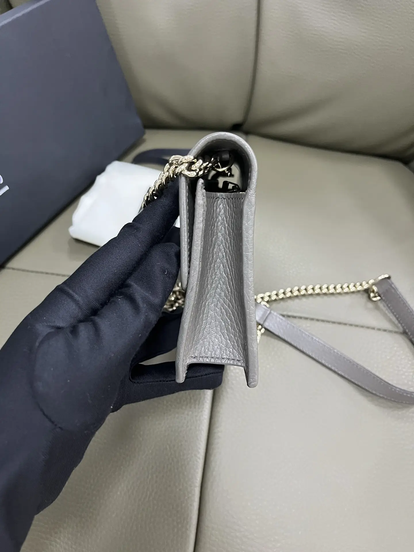 Gucci Interlocking Wallet On Chain in Gray Gucci Interlocking Wallet On Chain in Gray