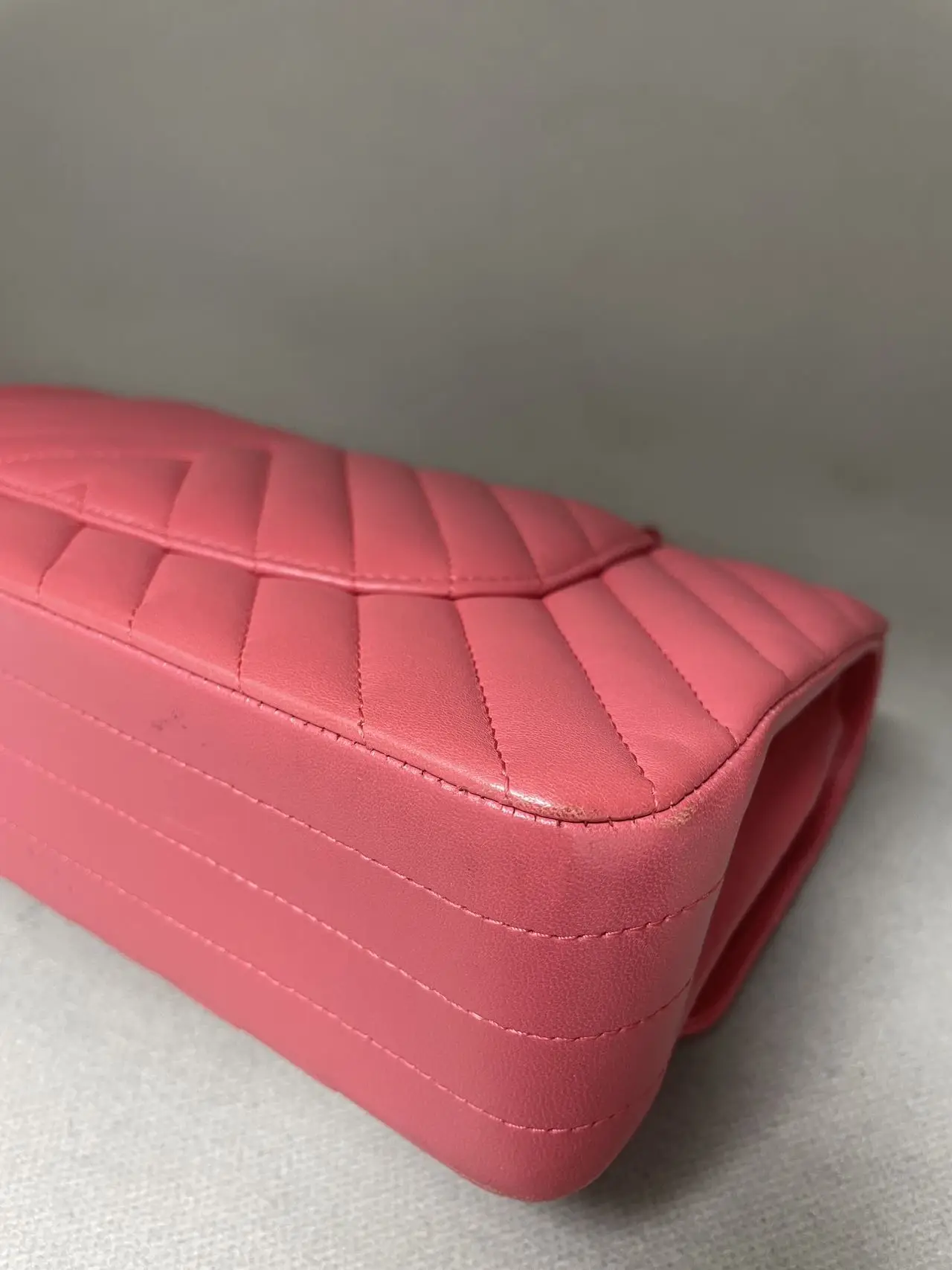 CHANEL Pink Medium Classic Chevron Lambskin Double Flap CHANEL Pink Medium Classic Chevron Lambskin Double Flap