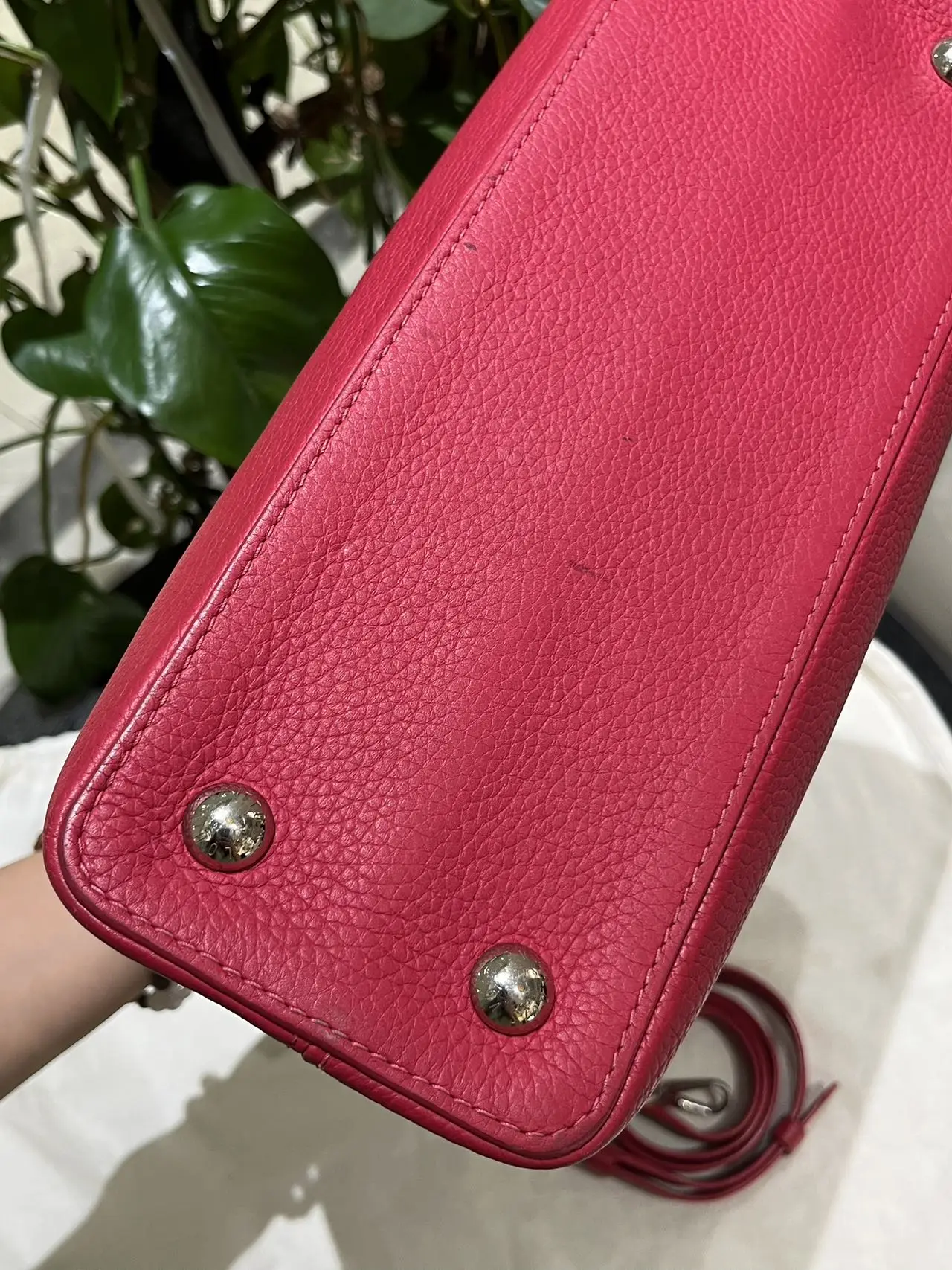 LOUIS VUITTON Capucines MM Handbag Red Grained Leather LOUIS VUITTON Capucines MM Handbag Red Grained Leather