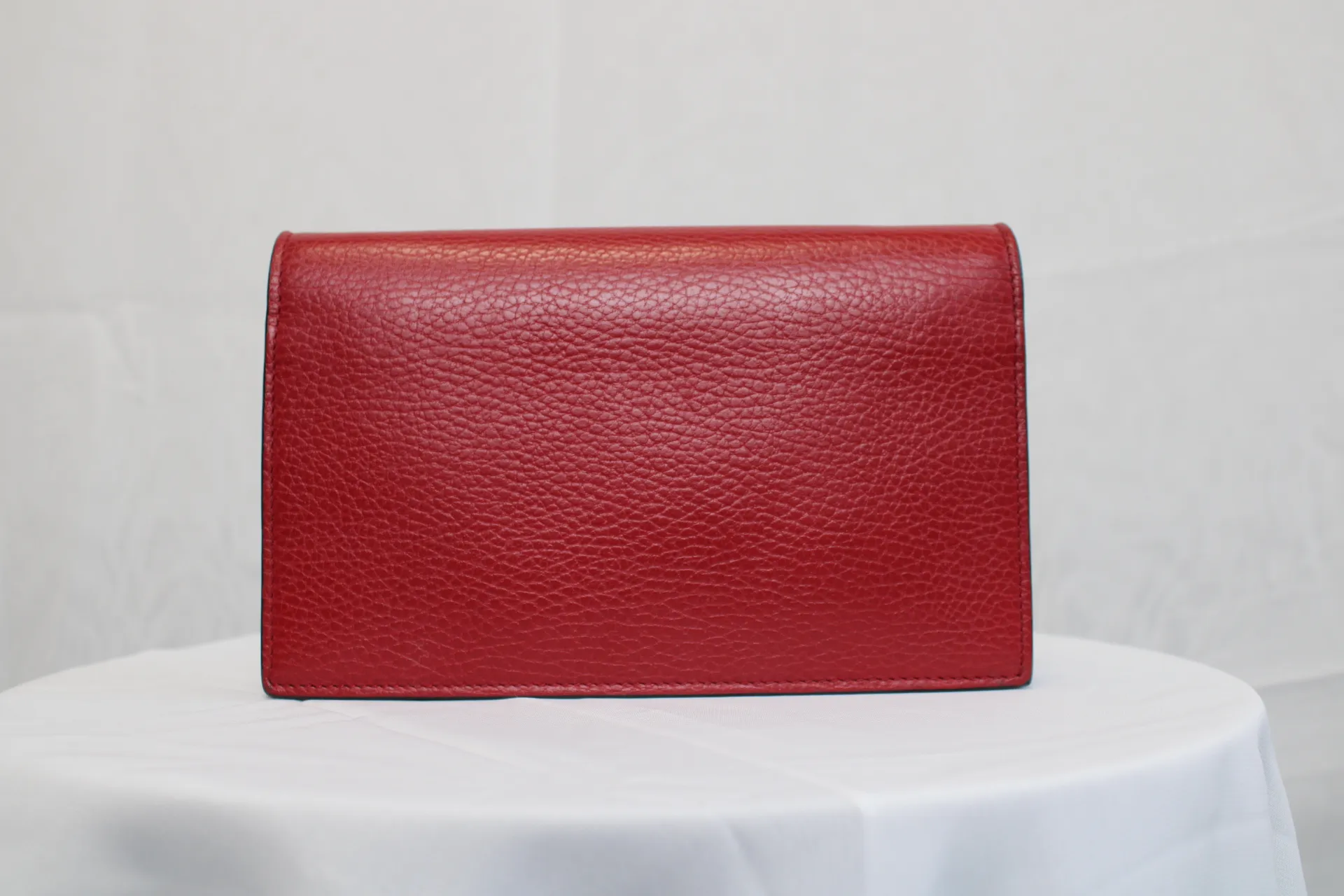 Gucci Interlocking Wallet On Chain in Red Gucci Interlocking Wallet On Chain in Red