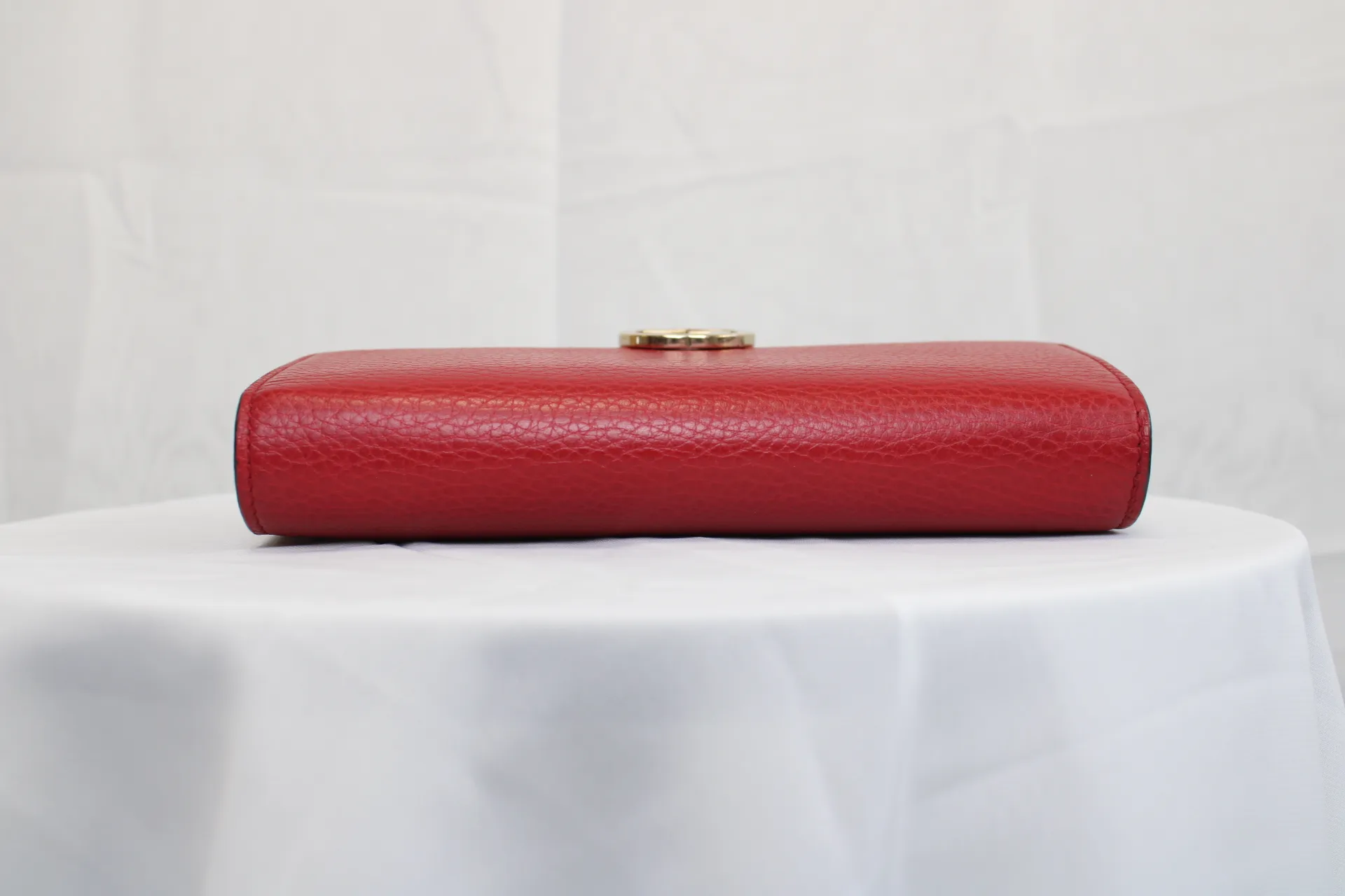 Gucci Interlocking Wallet On Chain in Red Gucci Interlocking Wallet On Chain in Red