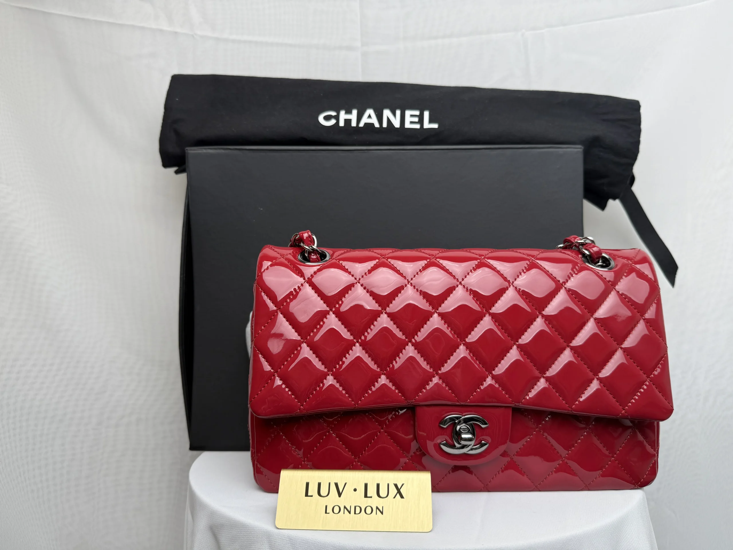 CHANEL Classic Flap Handbag Red Patent Leather New CHANEL Classic Flap Handbag Red Patent Leather New