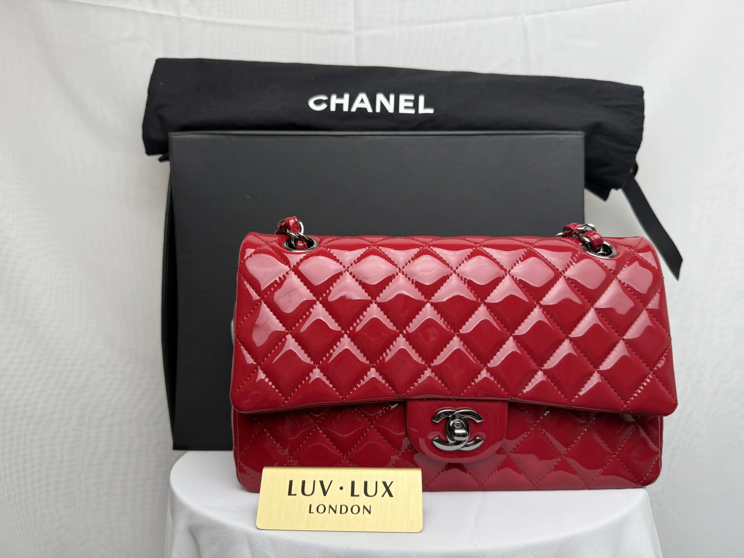 CHANEL Classic Flap Handbag Red Patent Leather New CHANEL Classic Flap Handbag Red Patent Leather New