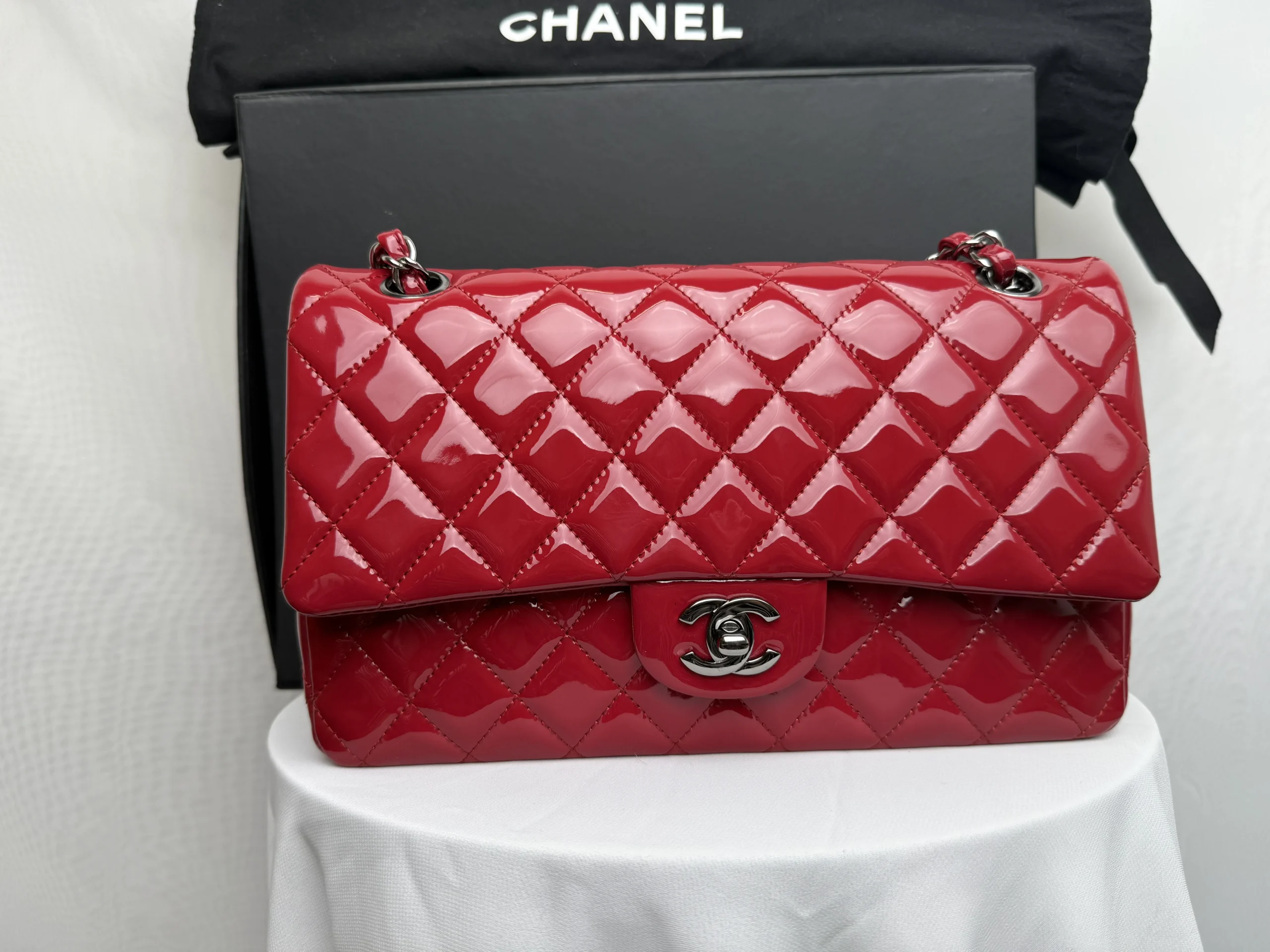 CHANEL Classic Flap Handbag Red Patent Leather New CHANEL Classic Flap Handbag Red Patent Leather New
