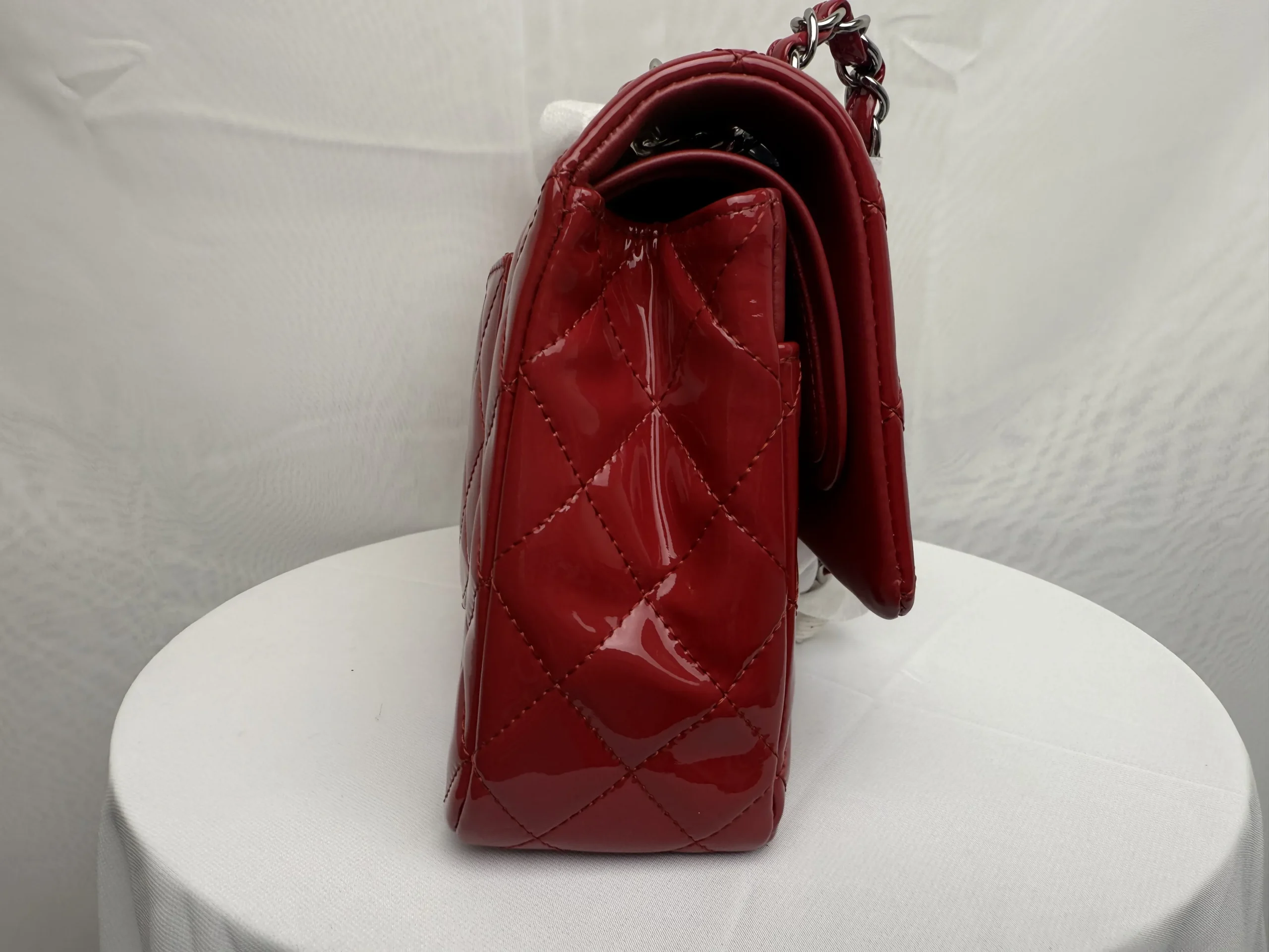 CHANEL Classic Flap Handbag Red Patent Leather New CHANEL Classic Flap Handbag Red Patent Leather New