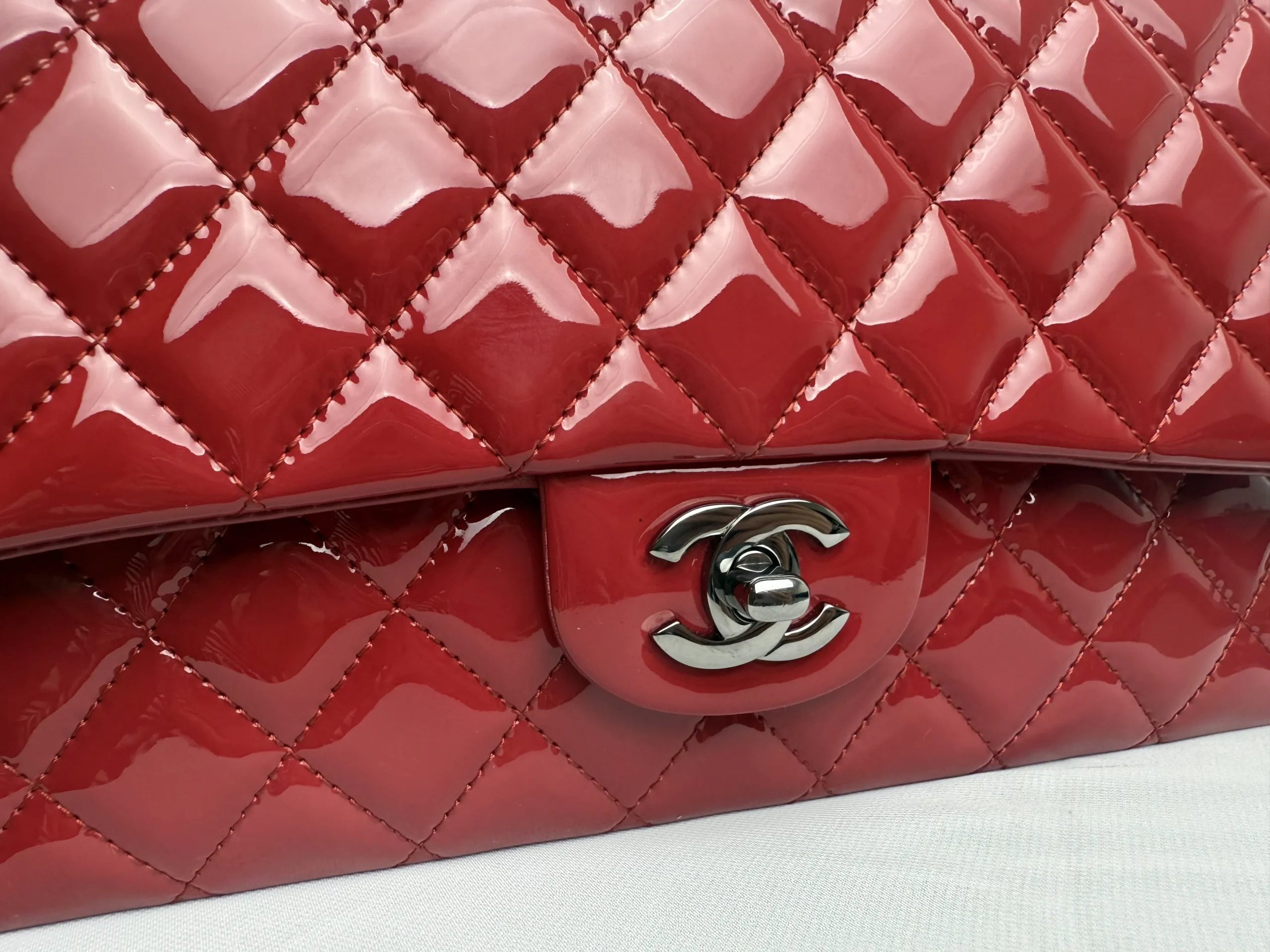 CHANEL Classic Flap Handbag Red Patent Leather New CHANEL Classic Flap Handbag Red Patent Leather New