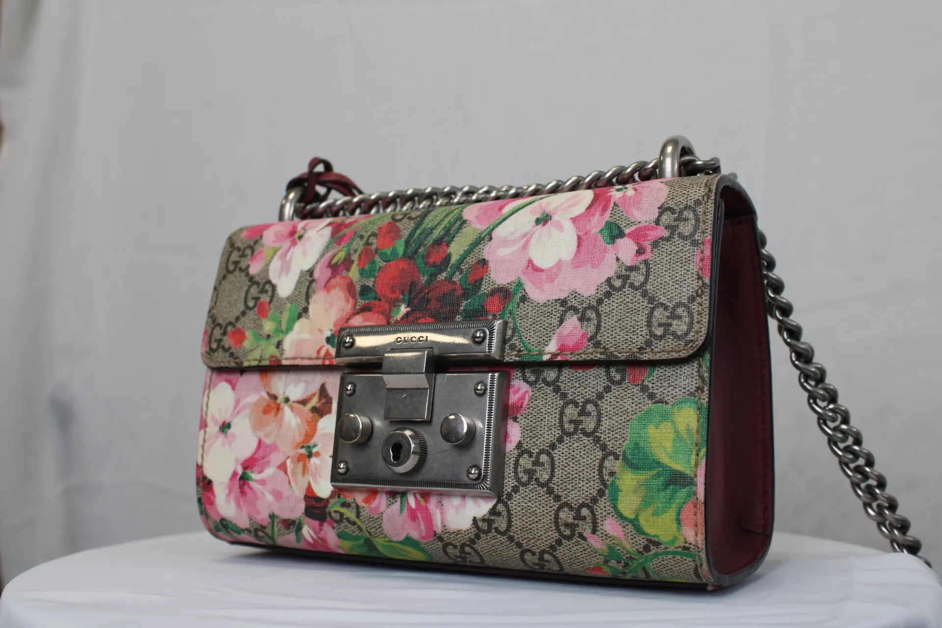 Gucci GG Blooms Padlock Shoulder Bag Gucci GG Blooms Padlock Shoulder Bag