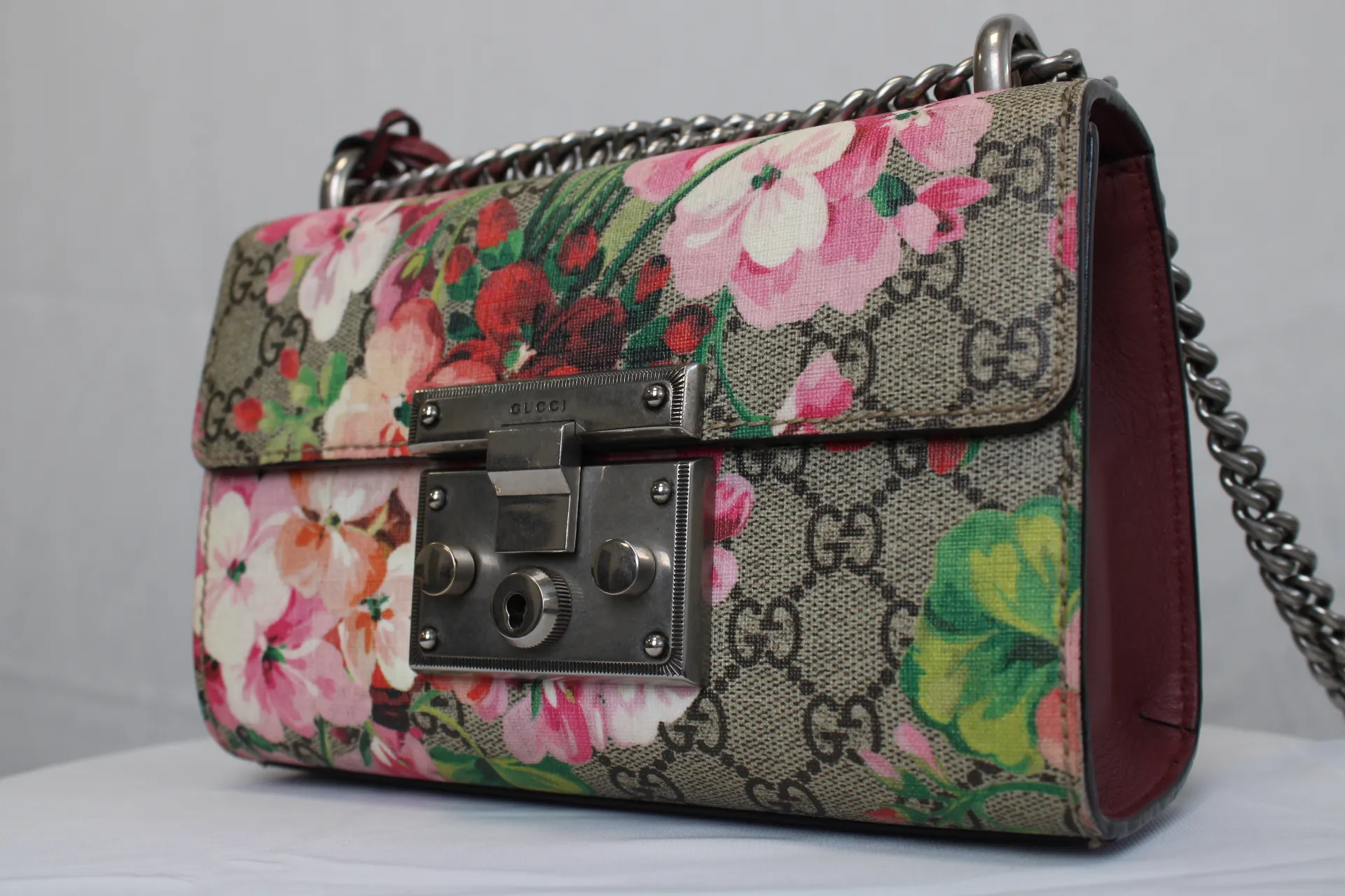 Gucci GG Blooms Padlock Shoulder Bag Gucci GG Blooms Padlock Shoulder Bag