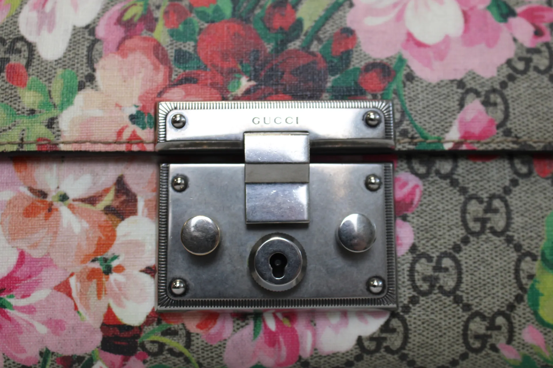 Gucci GG Blooms Padlock Shoulder Bag Gucci GG Blooms Padlock Shoulder Bag