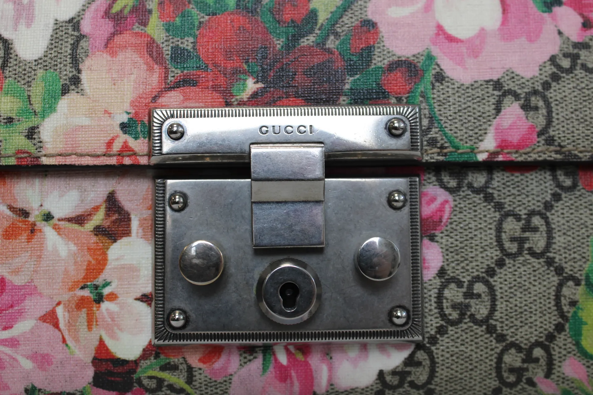Gucci GG Blooms Padlock Shoulder Bag Gucci GG Blooms Padlock Shoulder Bag