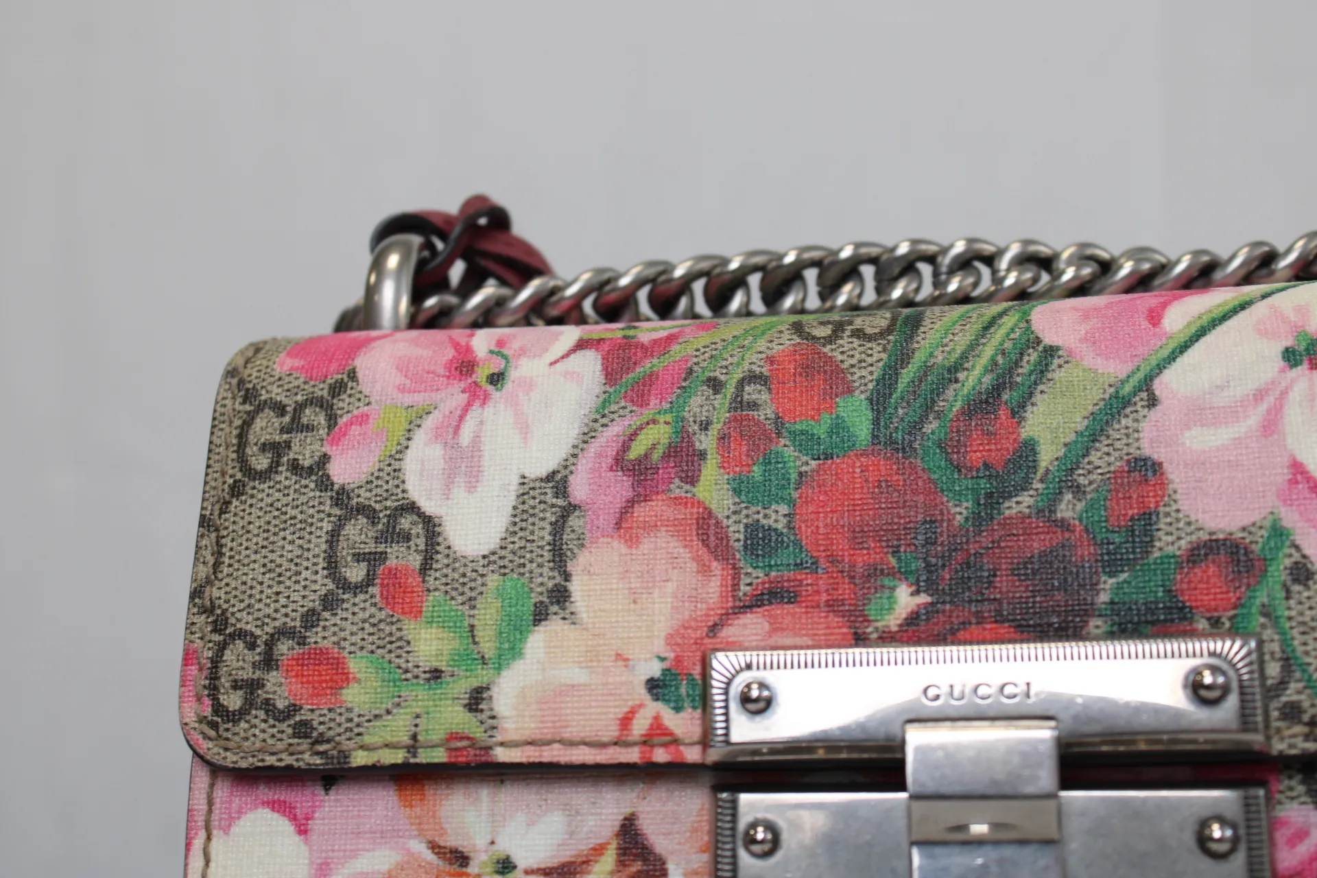 Gucci GG Blooms Padlock Shoulder Bag Gucci GG Blooms Padlock Shoulder Bag
