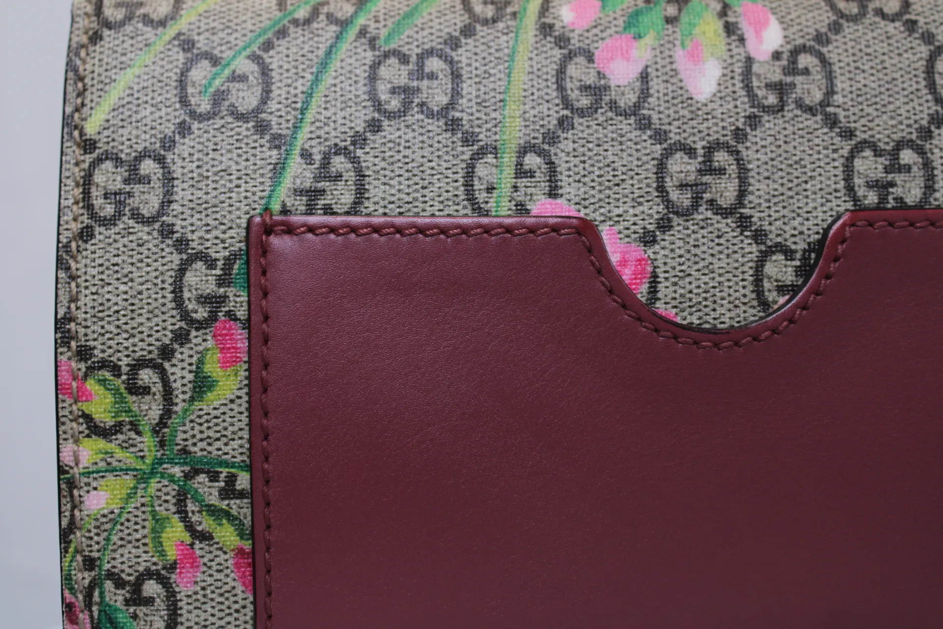 Gucci GG Blooms Padlock Shoulder Bag Gucci GG Blooms Padlock Shoulder Bag