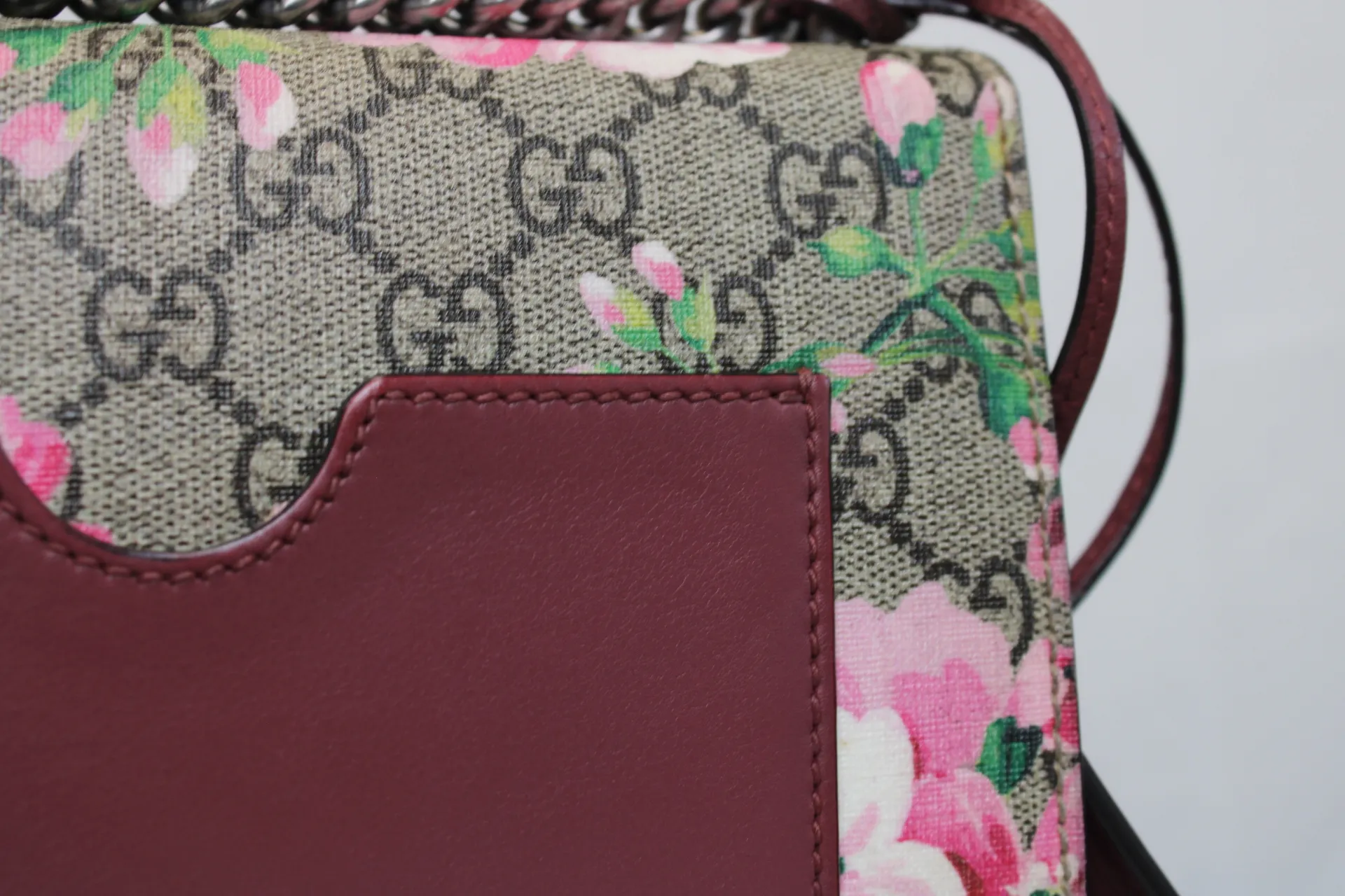 Gucci GG Blooms Padlock Shoulder Bag Gucci GG Blooms Padlock Shoulder Bag