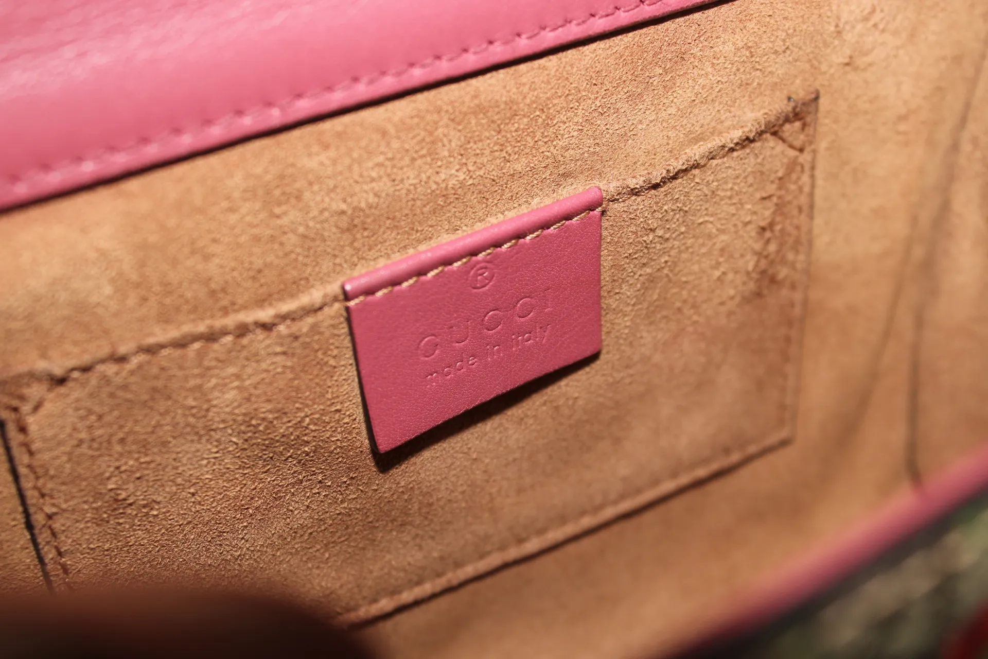 Gucci GG Blooms Padlock Shoulder Bag Gucci GG Blooms Padlock Shoulder Bag