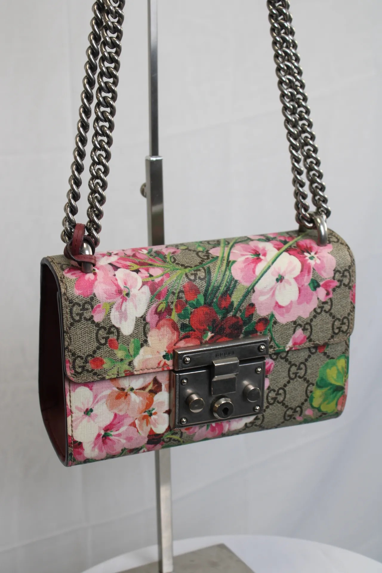 Gucci GG Blooms Padlock Shoulder Bag Gucci GG Blooms Padlock Shoulder Bag