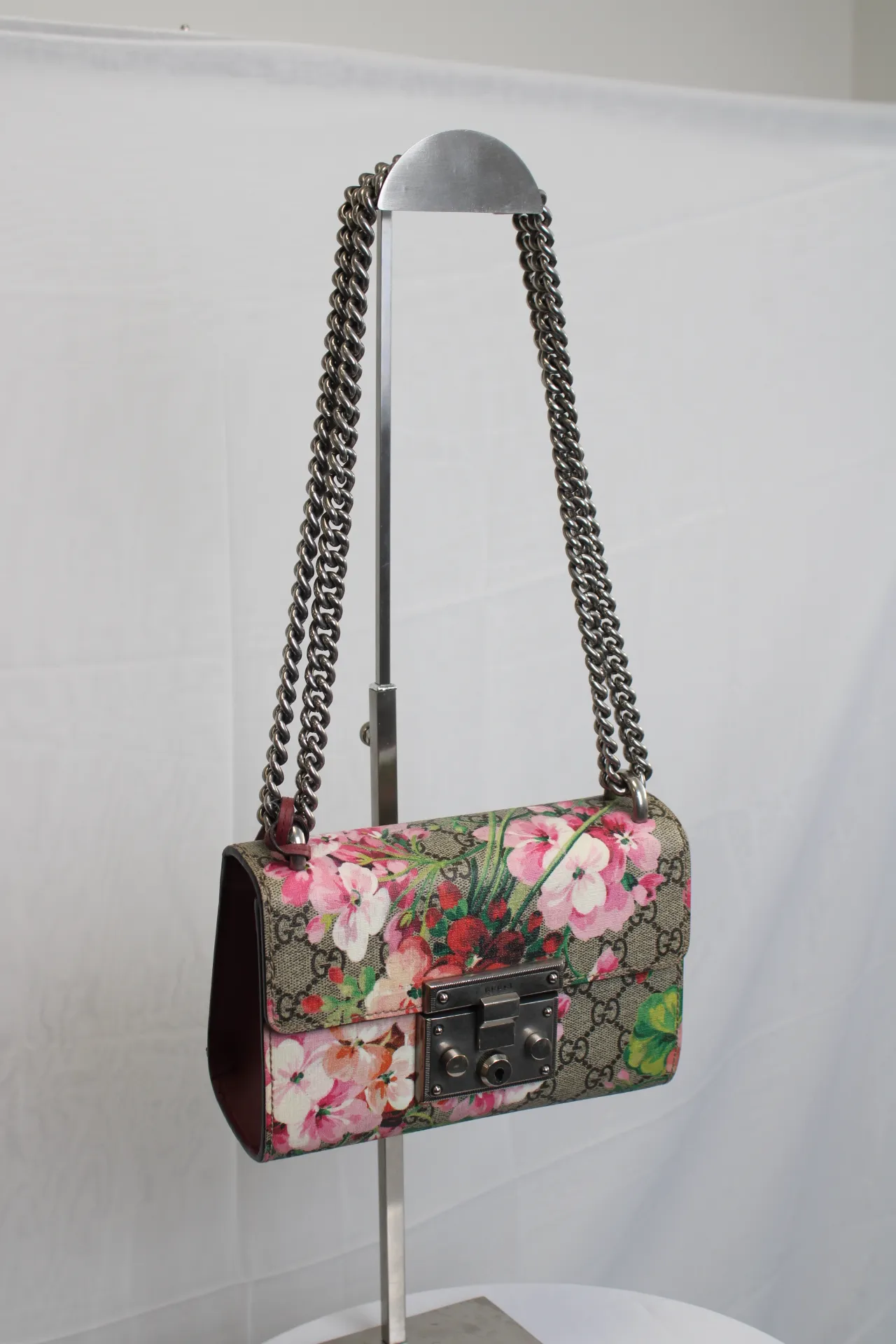 Gucci GG Blooms Padlock Shoulder Bag Gucci GG Blooms Padlock Shoulder Bag