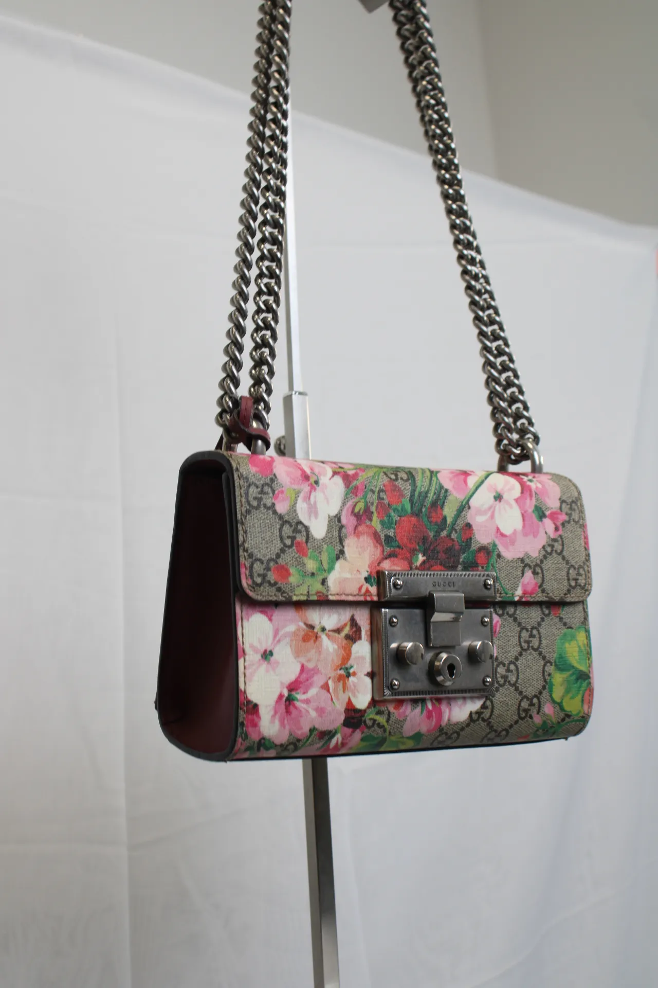 Gucci GG Blooms Padlock Shoulder Bag Gucci GG Blooms Padlock Shoulder Bag