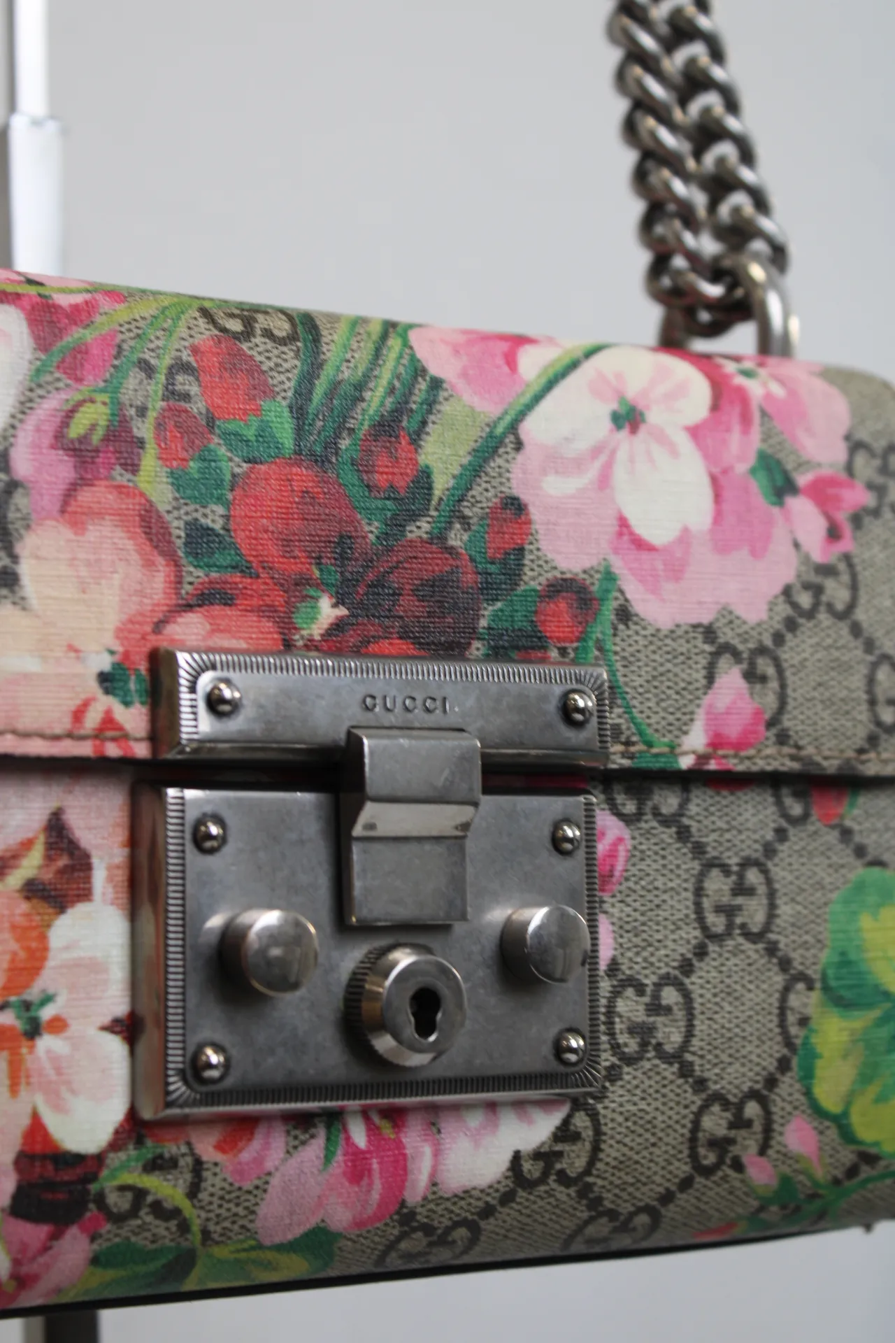 Gucci GG Blooms Padlock Shoulder Bag Gucci GG Blooms Padlock Shoulder Bag