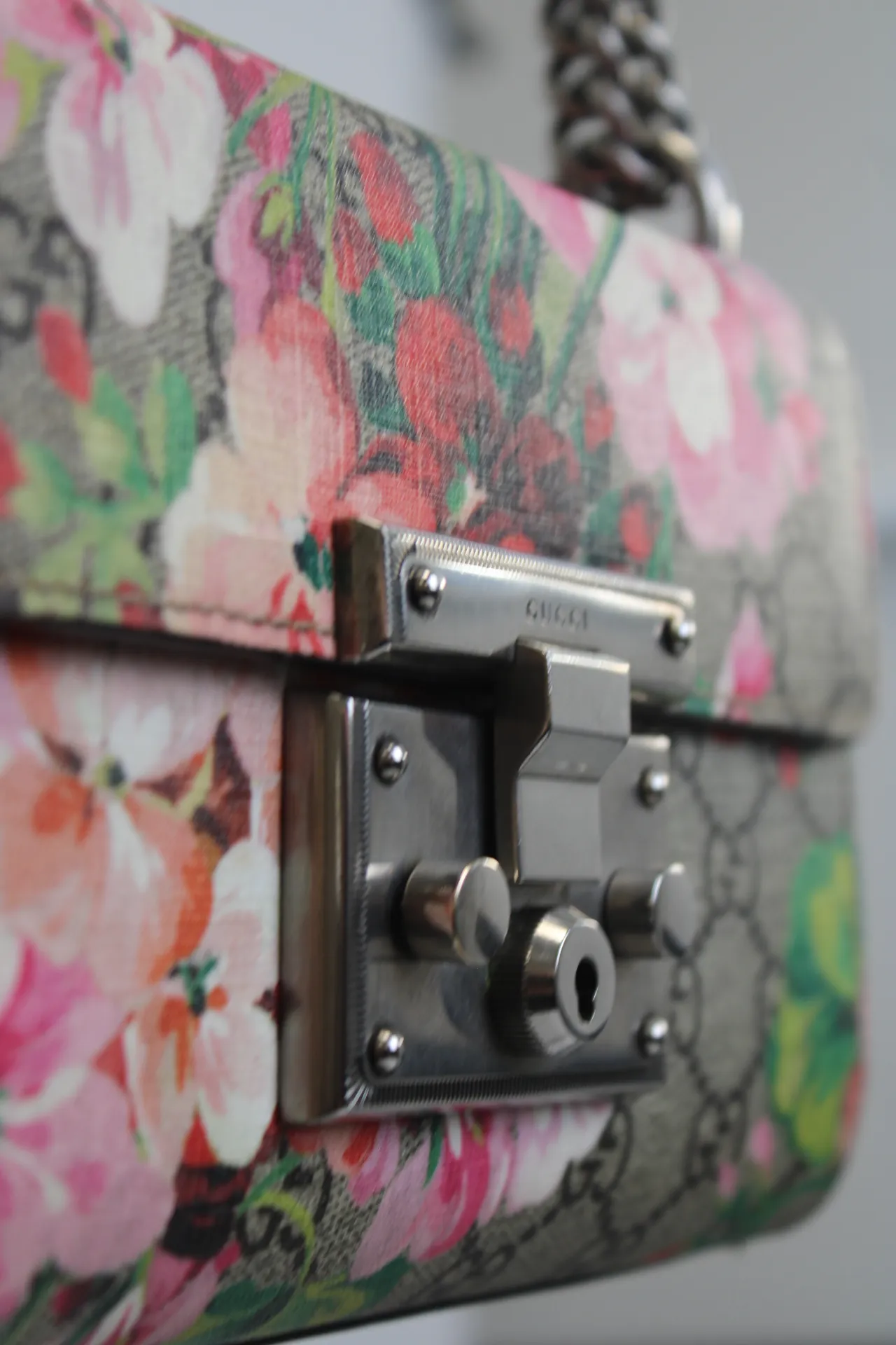 Gucci GG Blooms Padlock Shoulder Bag Gucci GG Blooms Padlock Shoulder Bag