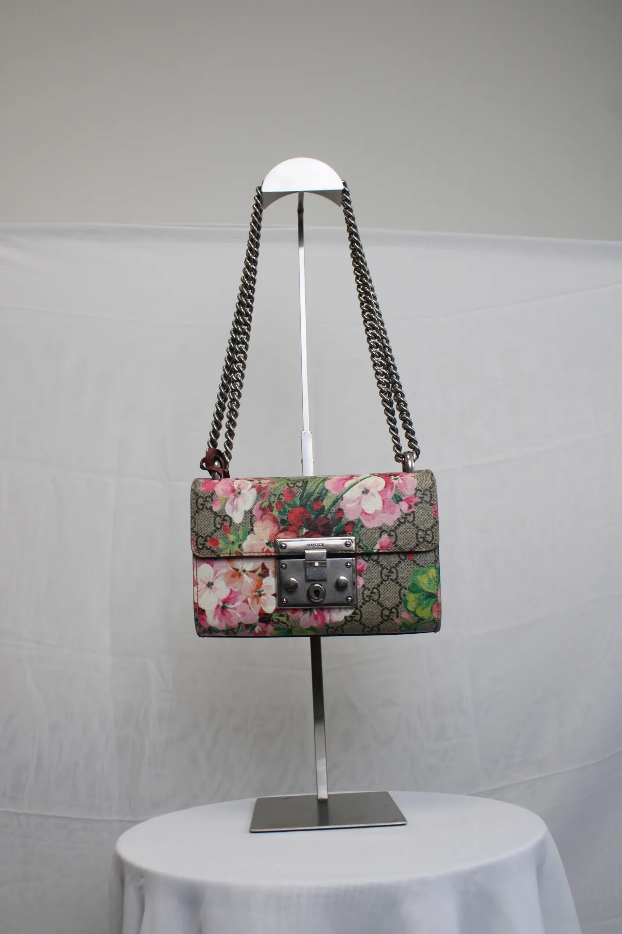 Gucci GG Blooms Padlock Shoulder Bag Gucci GG Blooms Padlock Shoulder Bag