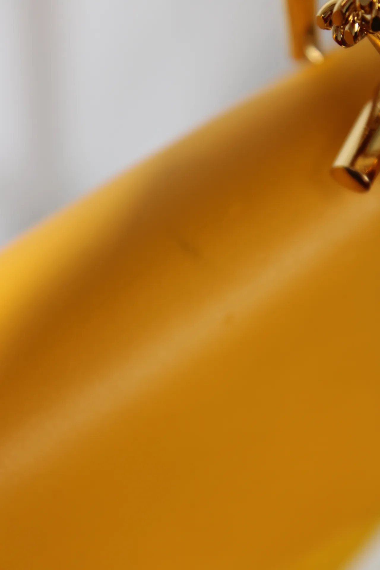 CHLOE Yellow/Beige Suede/Lambskin Leather Small Drew Bag CHLOE Yellow/Beige Suede/Lambskin Leather Small Drew Bag