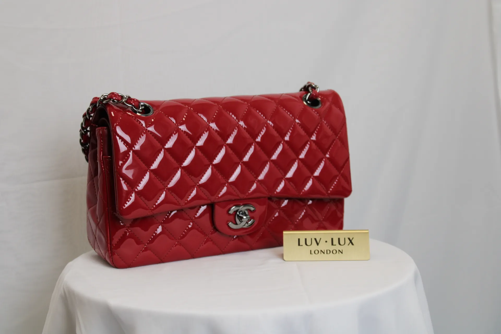 CHANEL Classic Flap Handbag Red Patent Leather New CHANEL Classic Flap Handbag Red Patent Leather New