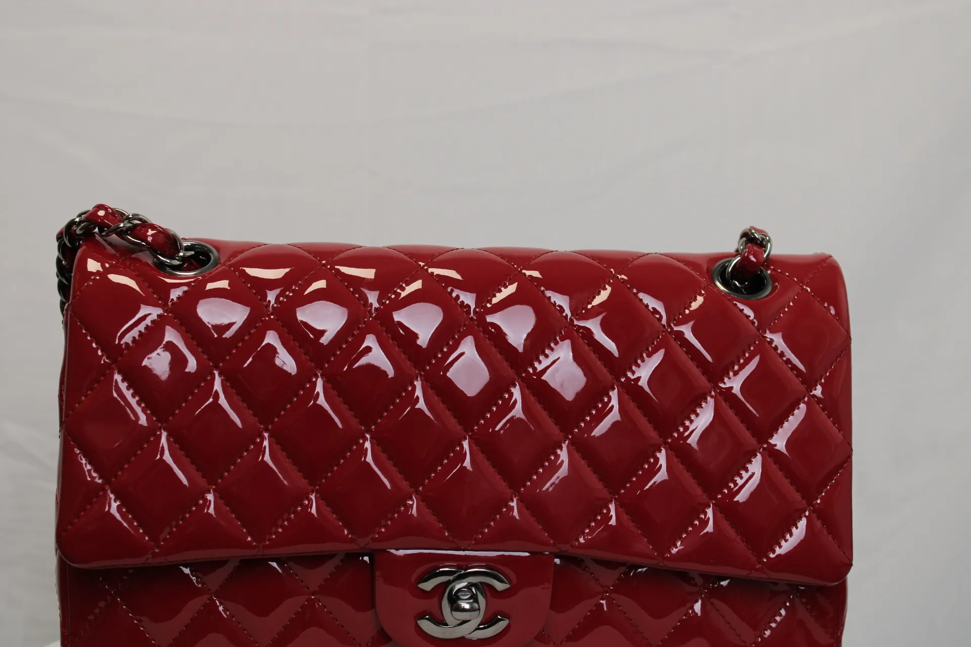 CHANEL Classic Flap Handbag Red Patent Leather New CHANEL Classic Flap Handbag Red Patent Leather New