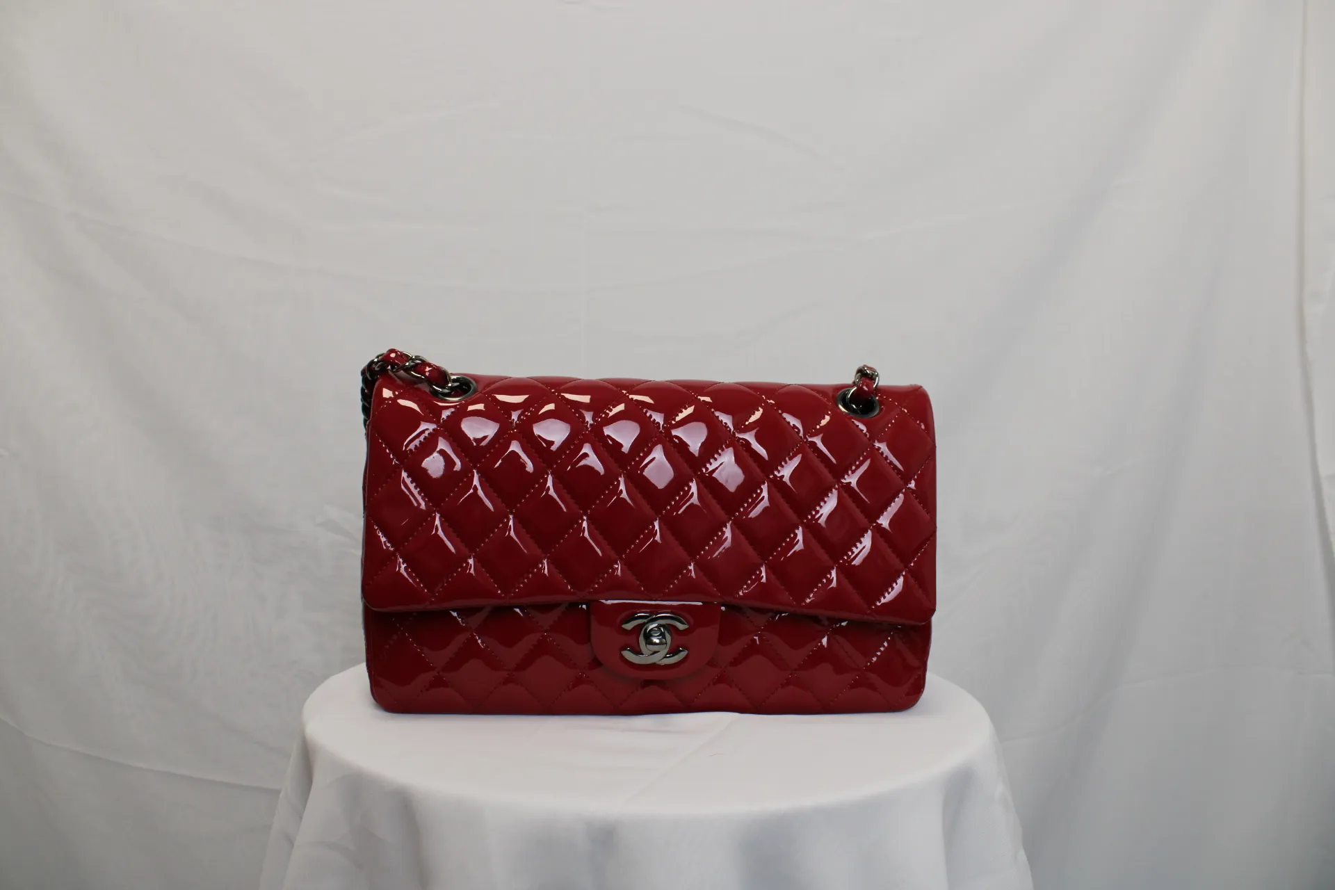 CHANEL Classic Flap Handbag Red Patent Leather New CHANEL Classic Flap Handbag Red Patent Leather New