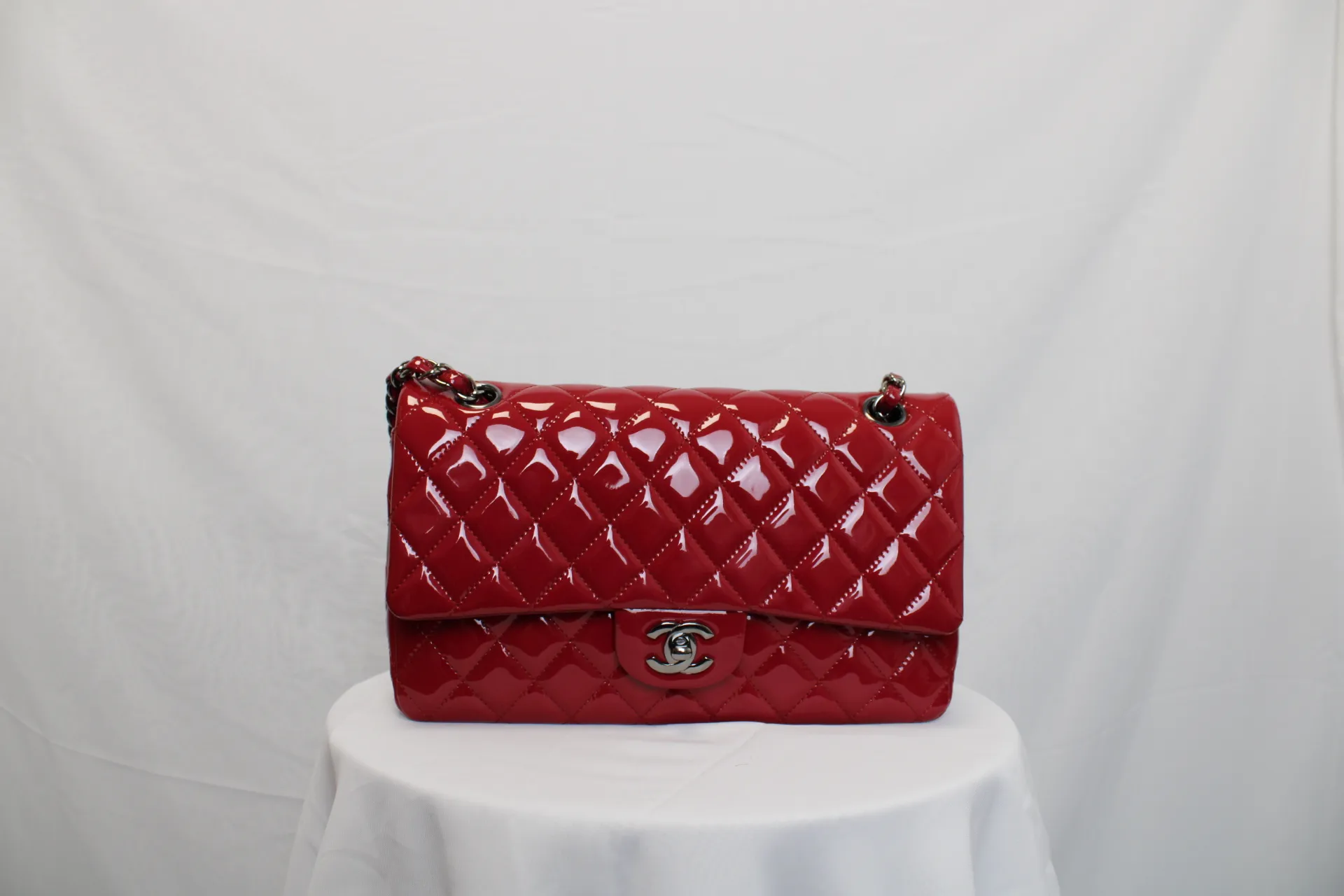 CHANEL Classic Flap Handbag Red Patent Leather New CHANEL Classic Flap Handbag Red Patent Leather New