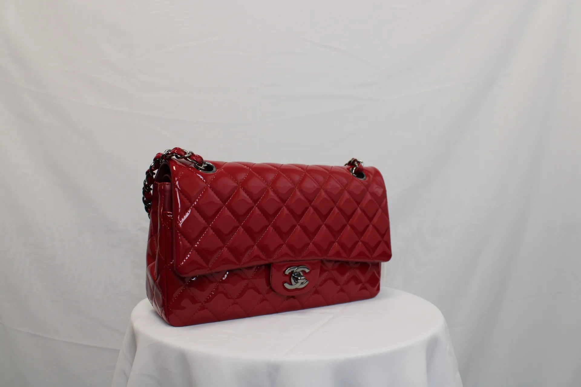 CHANEL Classic Flap Handbag Red Patent Leather New CHANEL Classic Flap Handbag Red Patent Leather New