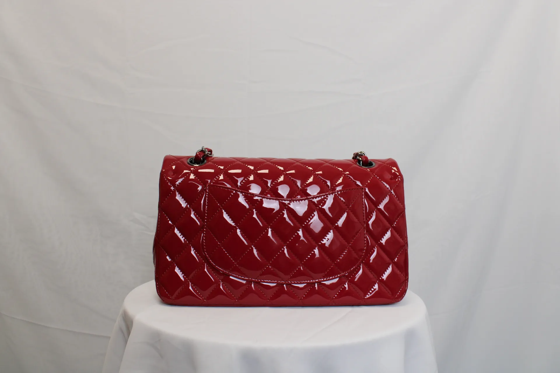 CHANEL Classic Flap Handbag Red Patent Leather New CHANEL Classic Flap Handbag Red Patent Leather New