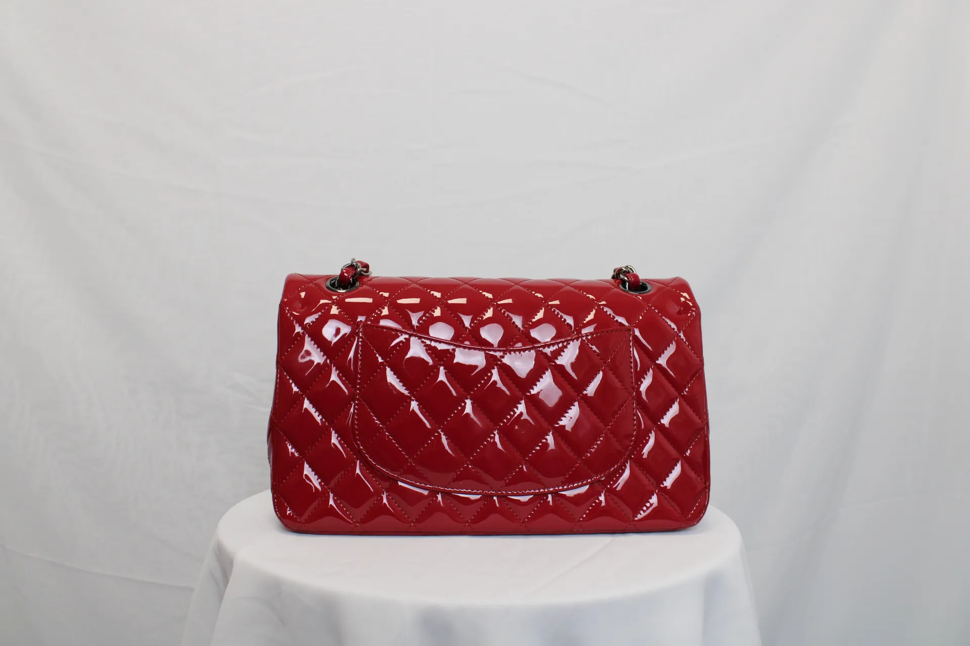 CHANEL Classic Flap Handbag Red Patent Leather New CHANEL Classic Flap Handbag Red Patent Leather New