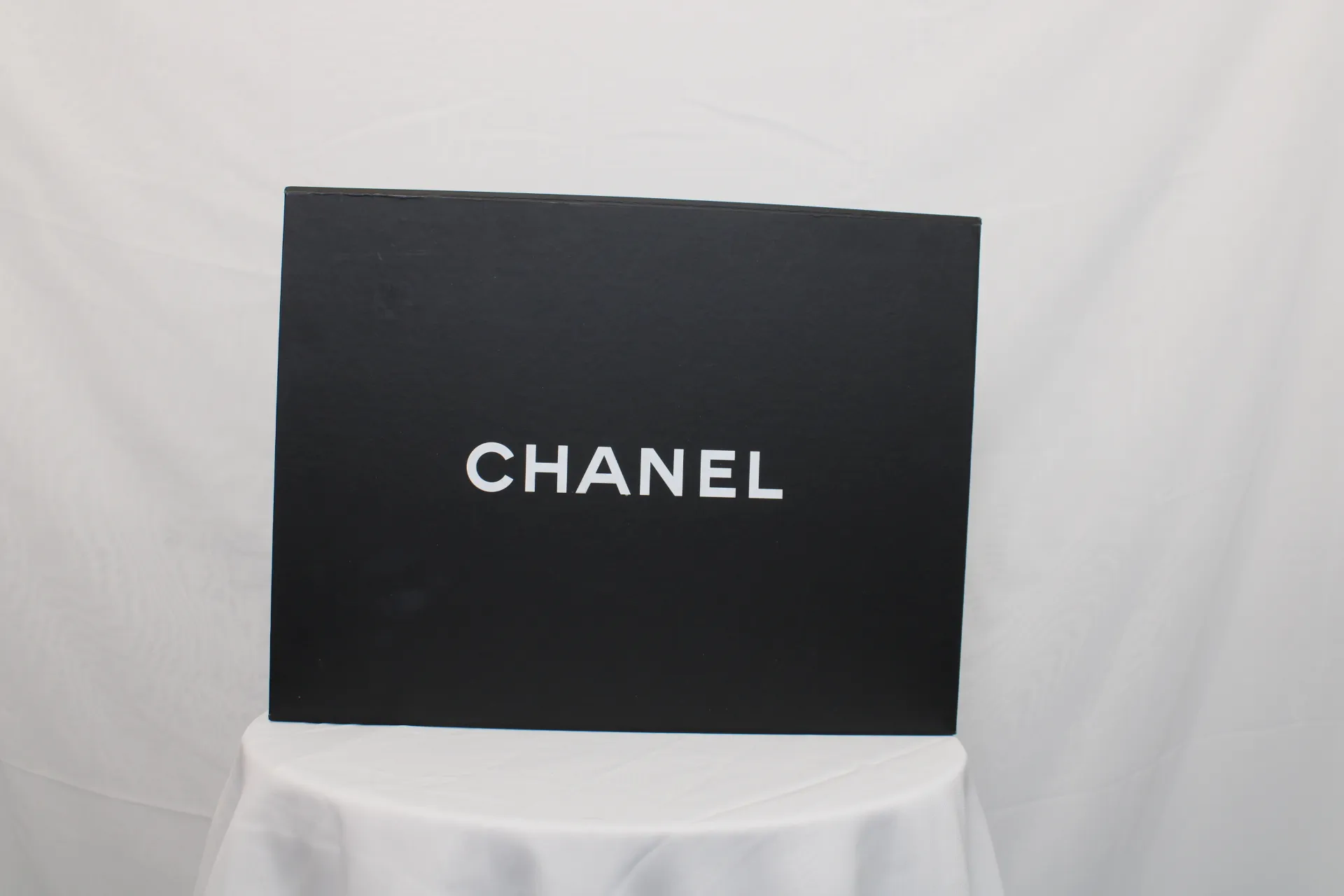 CHANEL Classic Flap Handbag Red Patent Leather New CHANEL Classic Flap Handbag Red Patent Leather New