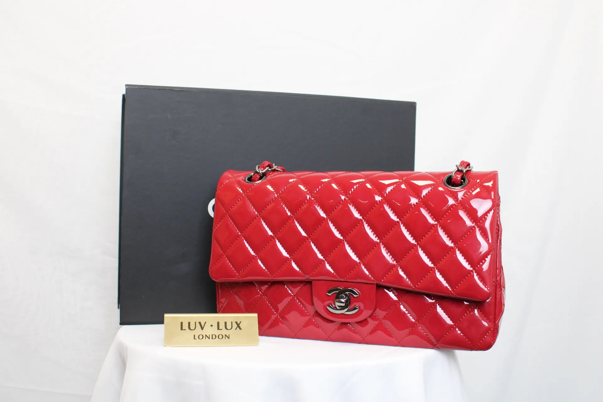 CHANEL Classic Flap Handbag Red Patent Leather New CHANEL Classic Flap Handbag Red Patent Leather New