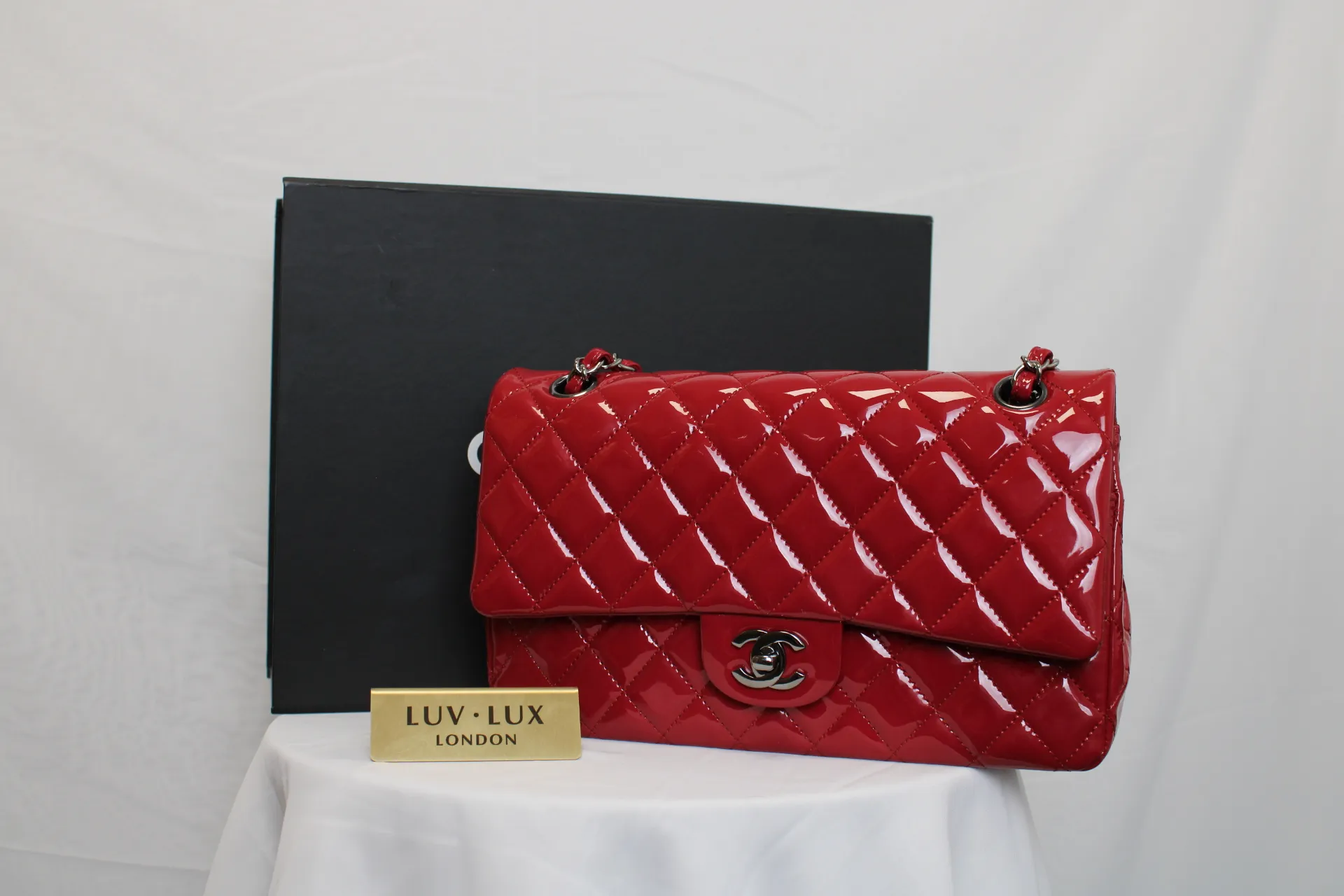 CHANEL Classic Flap Handbag Red Patent Leather New CHANEL Classic Flap Handbag Red Patent Leather New