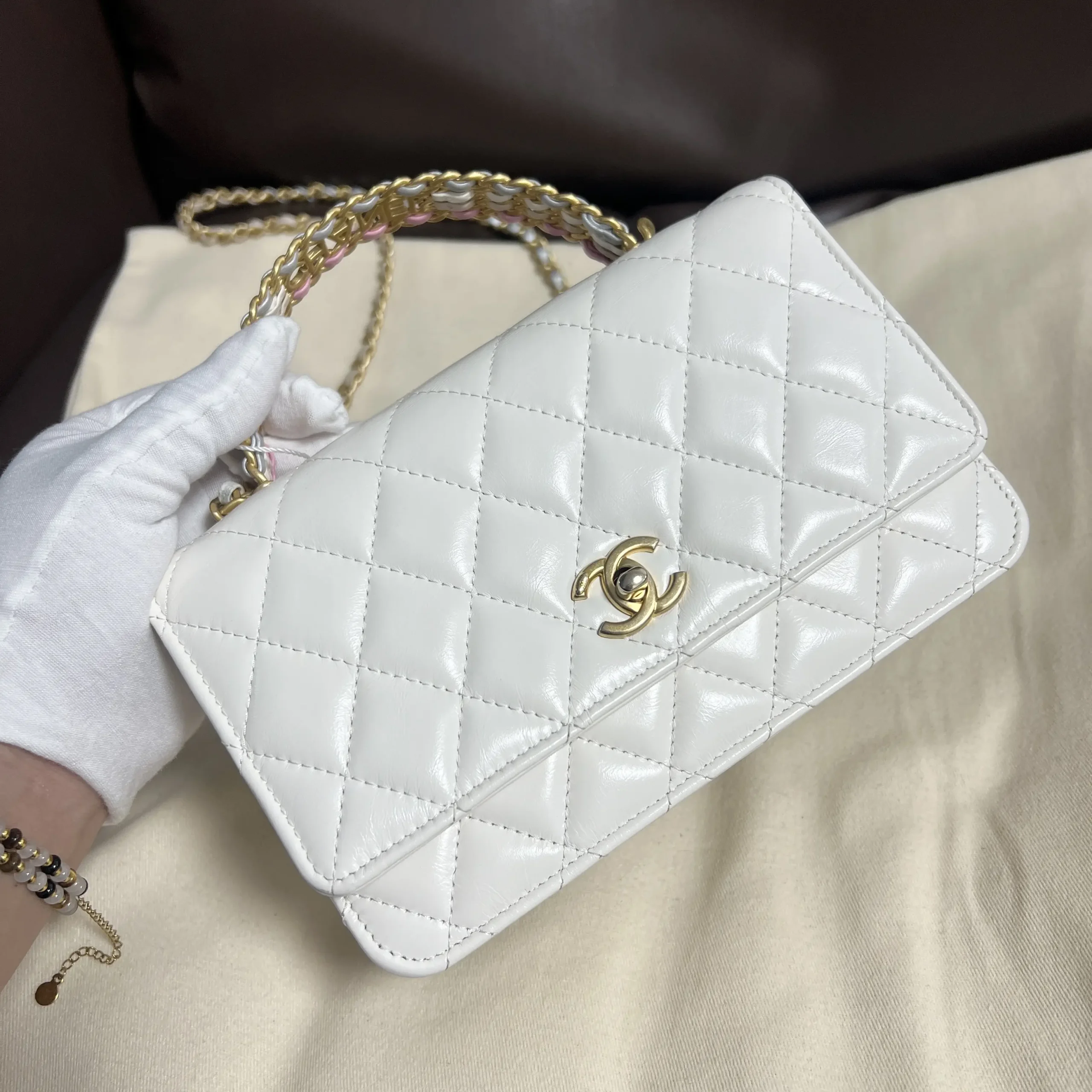 CHANE Classic Wallet On Chain in White Lambskin CHANE Classic Wallet On Chain in White Lambskin