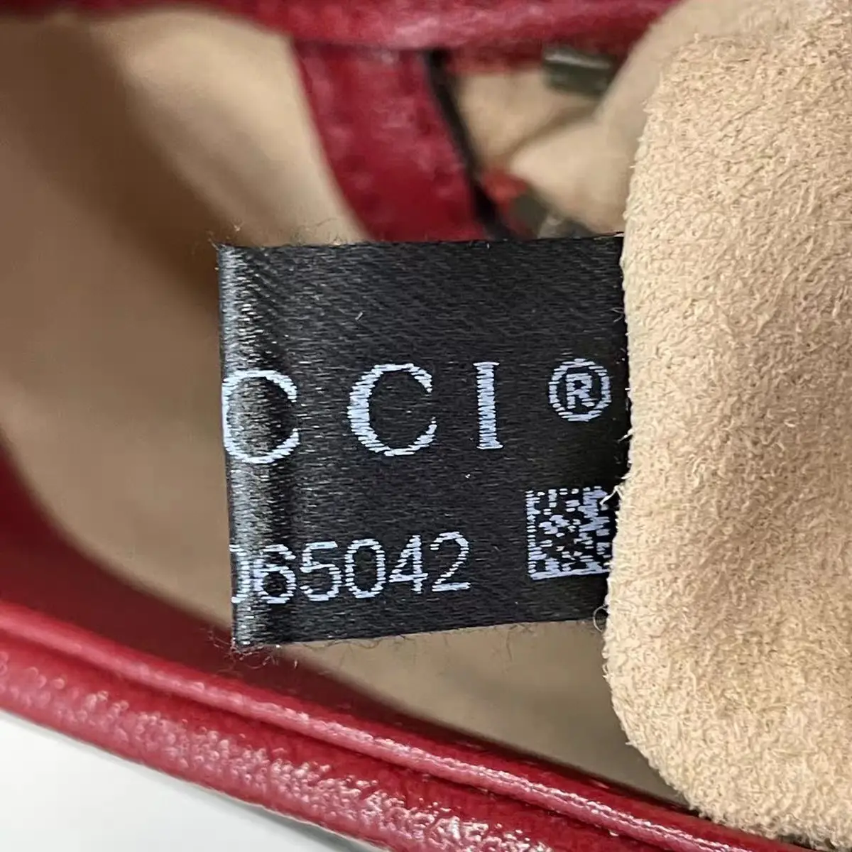 GUCCI GG Marmont Medium Shoulder Bag GUCCI GG Marmont Medium Shoulder Bag