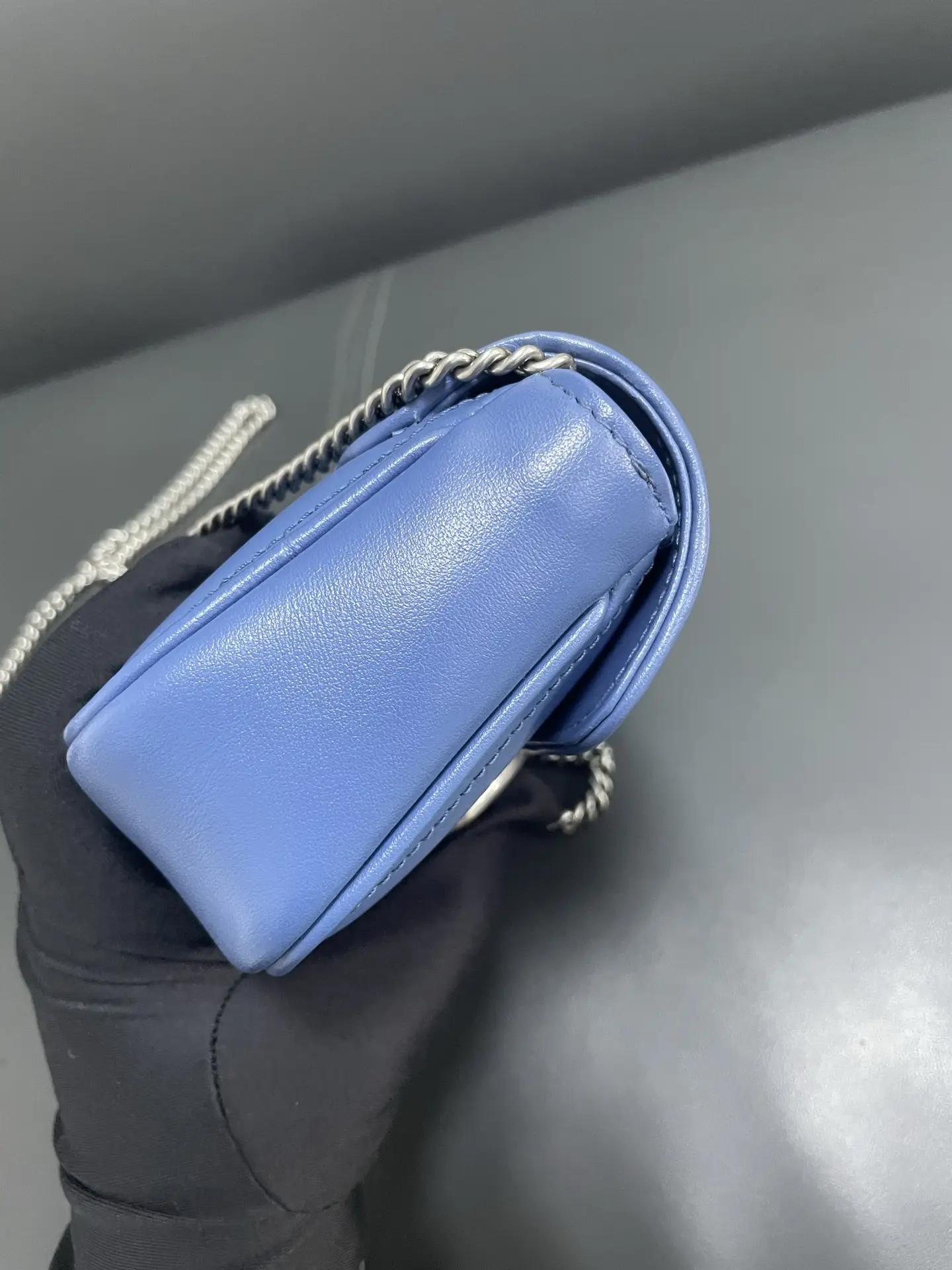 GUCCI GG Marmont Medium Shoulder Bag GUCCI GG Marmont Medium Shoulder Bag