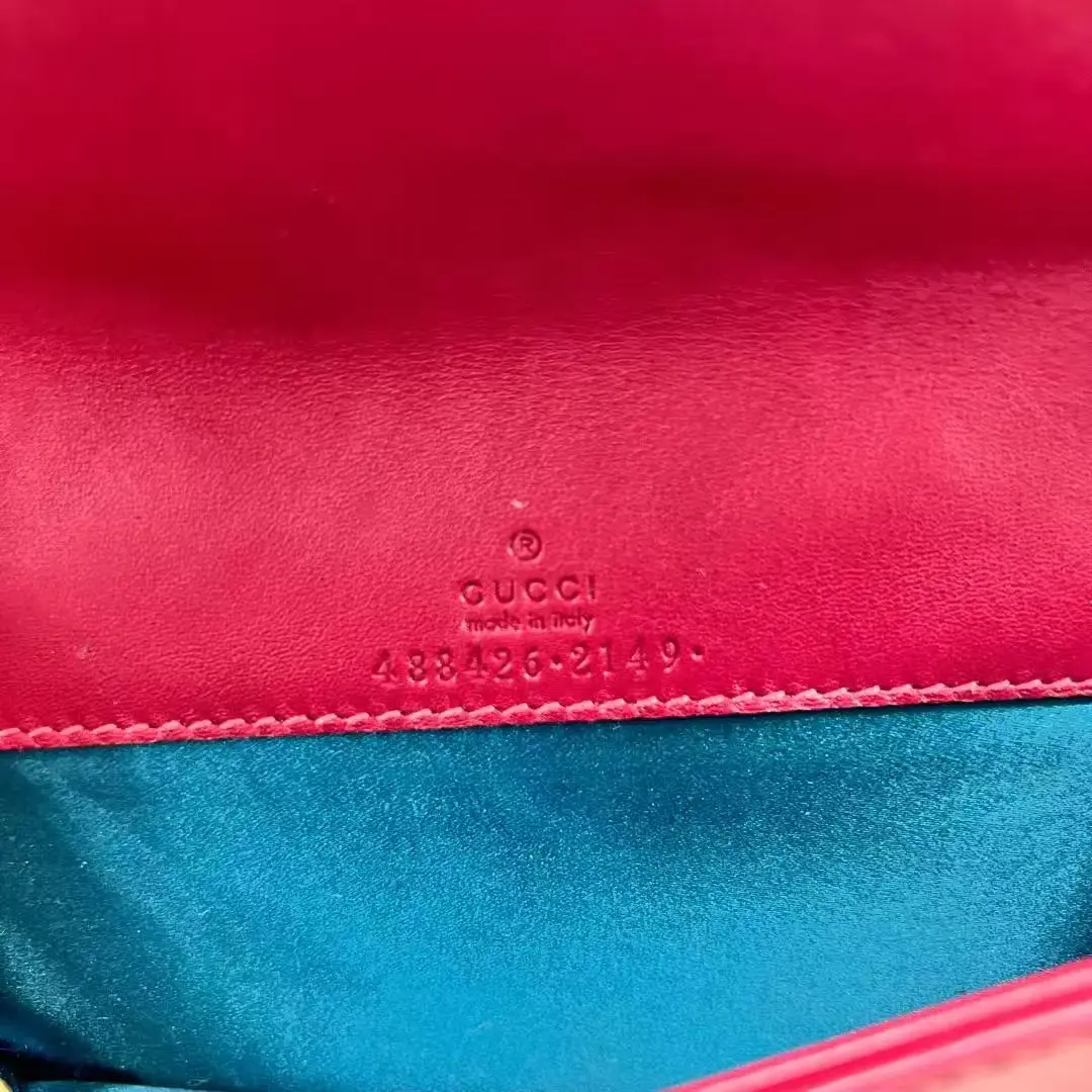 GUCCI GG Marmont Pink Crossbody Bag GUCCI GG Marmont Pink Crossbody Bag