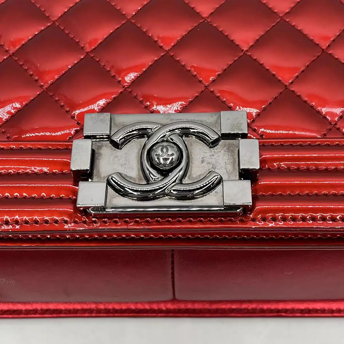 CHANEL Medium Boy Bag Red Patent Leather CHANEL Medium Boy Bag Red Patent Leather