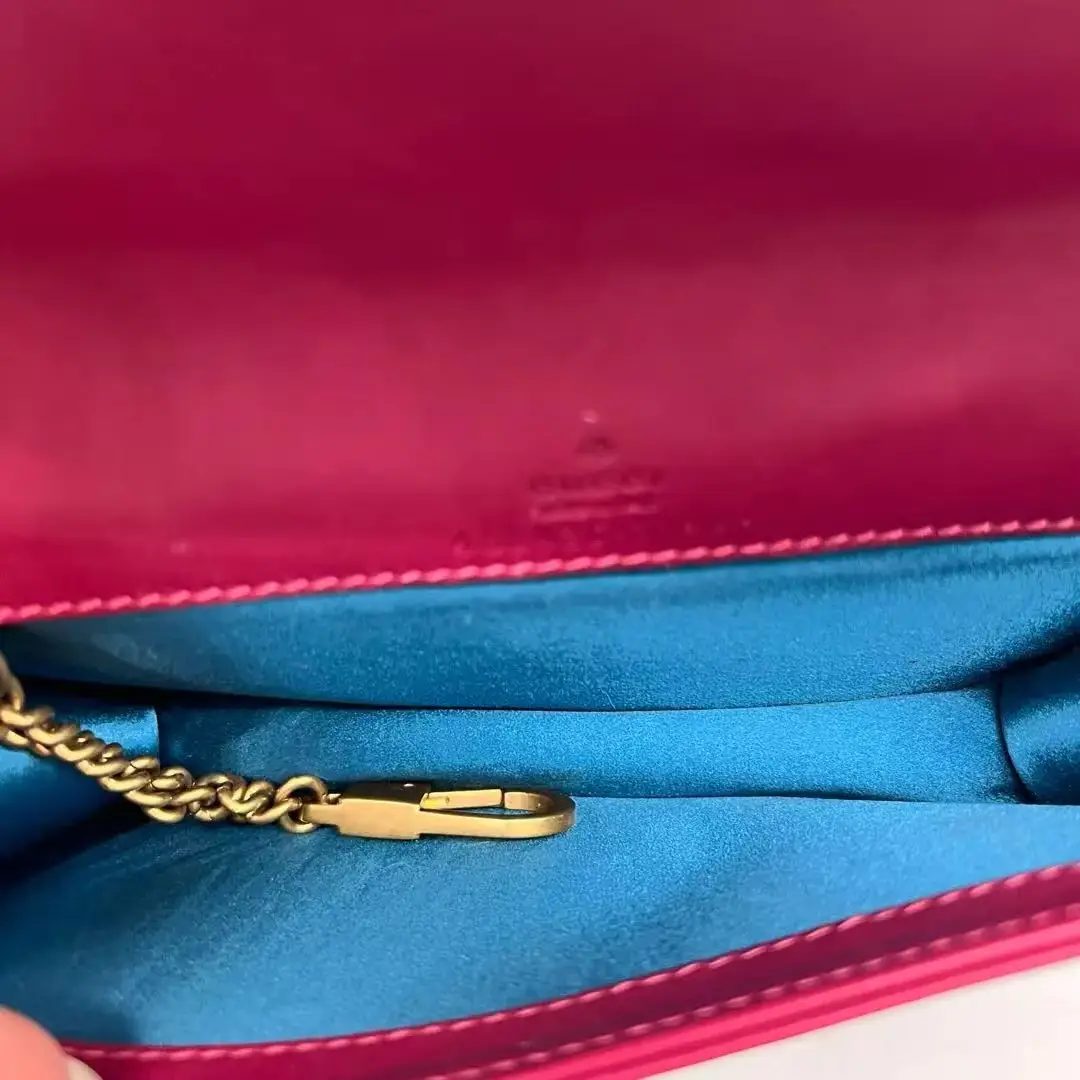 GUCCI GG Marmont Pink Crossbody Bag GUCCI GG Marmont Pink Crossbody Bag