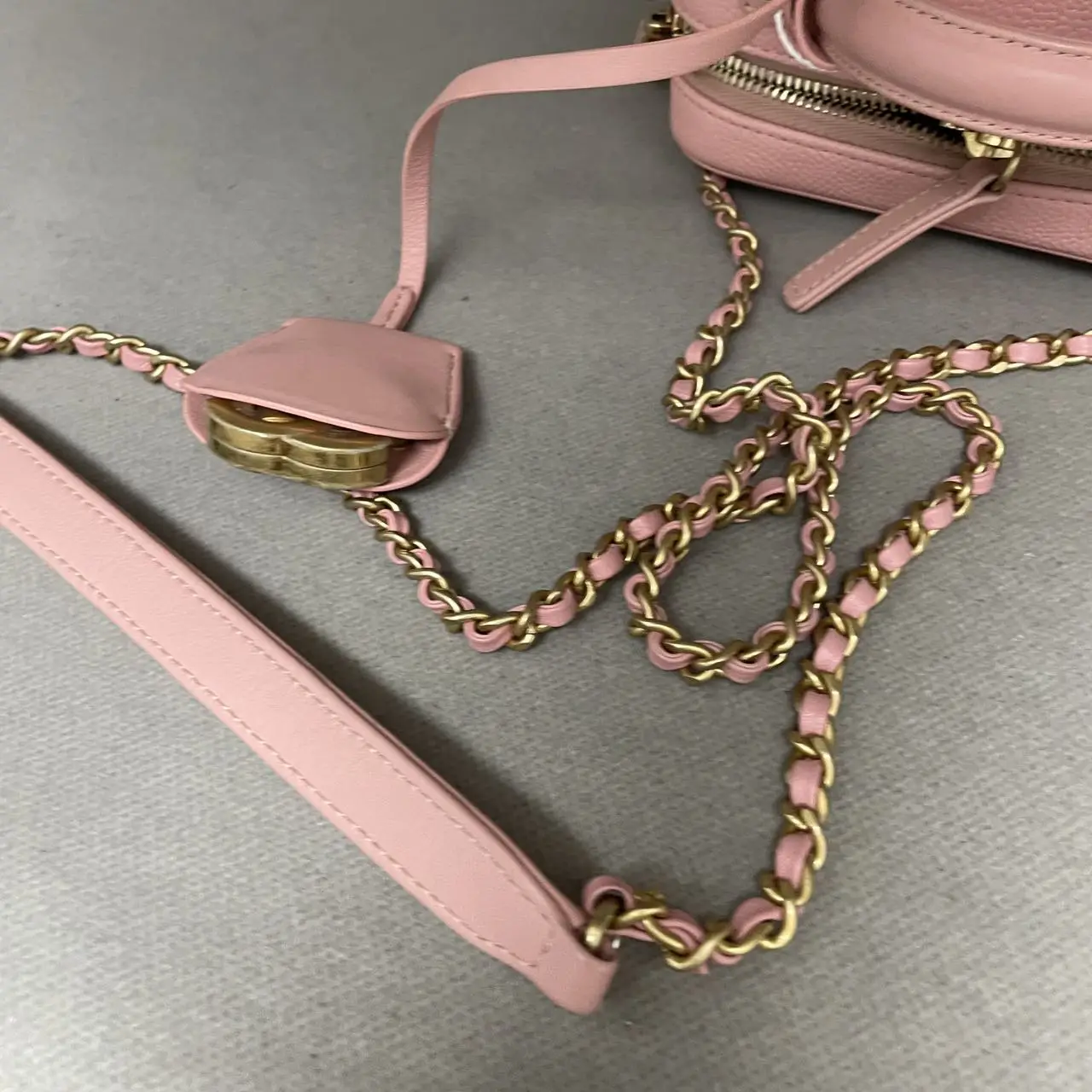 CHANEL Small CC Filigree Vanity Bag Pink Caviar Leather CHANEL Small CC Filigree Vanity Bag Pink Caviar Leather