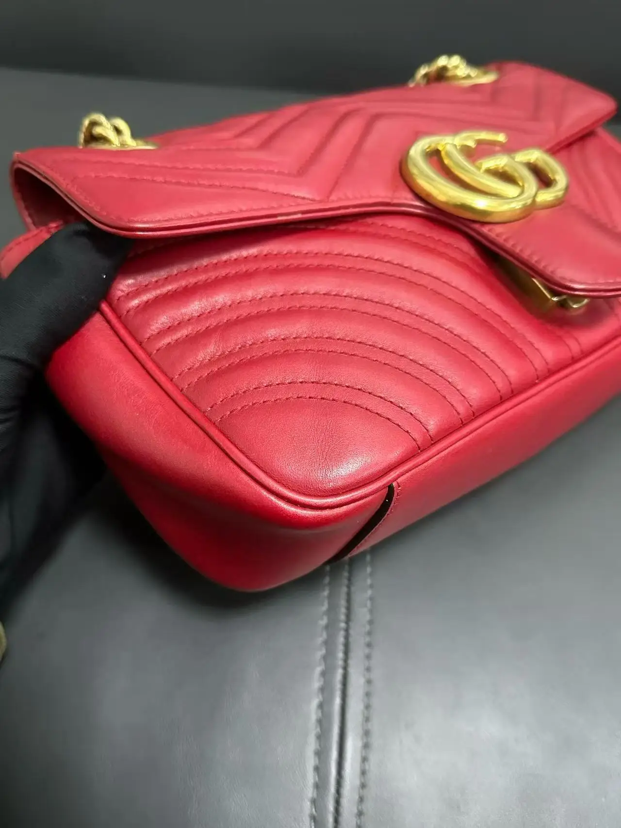 GUCCI GG Marmont Medium Shoulder Bag GUCCI GG Marmont Medium Shoulder Bag